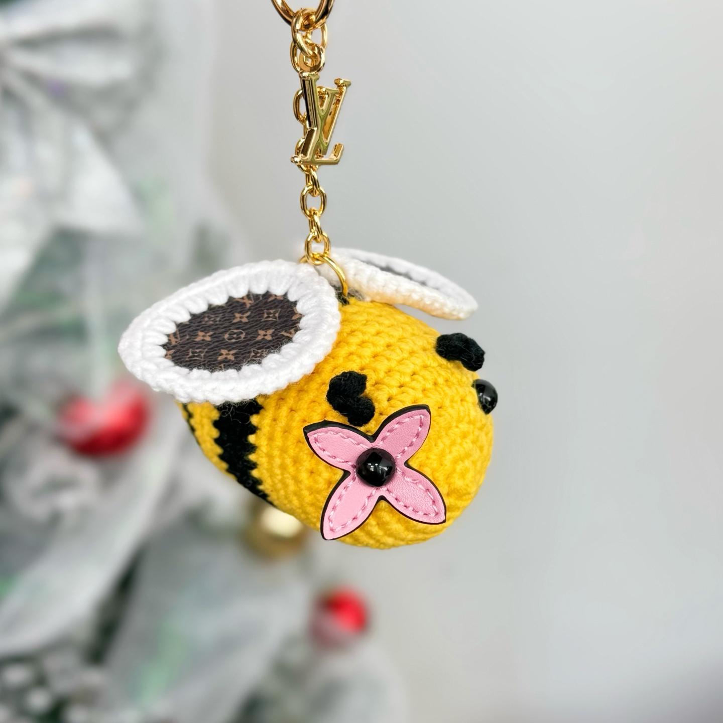 Louis Vuitton Bee LV Crochet Bag Charm   M02585 - DesignerGu