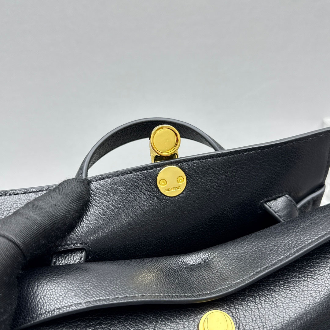 Jacquemus Small Valerie Bag - DesignerGu