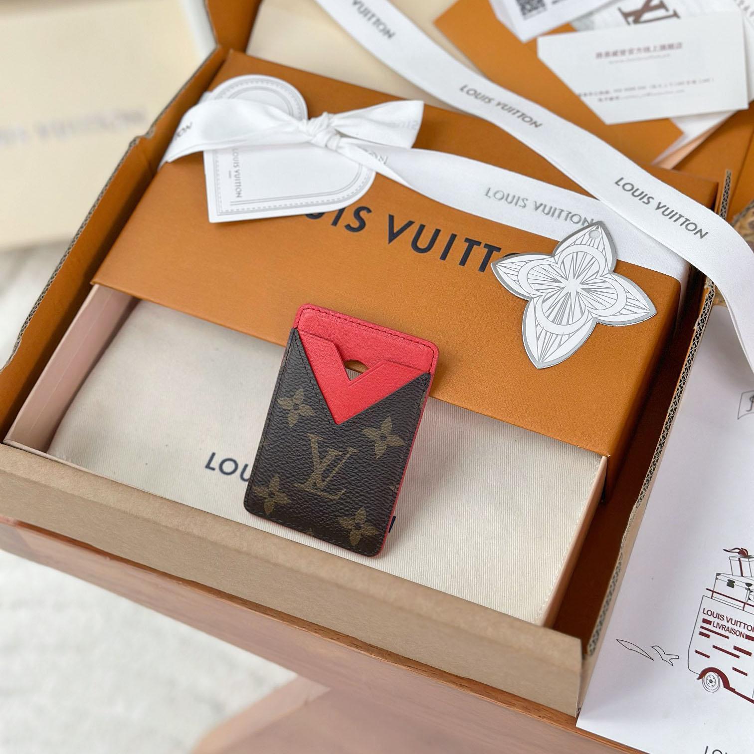 Louis Vuitton Magnetic Card Holder M12856 - DesignerGu