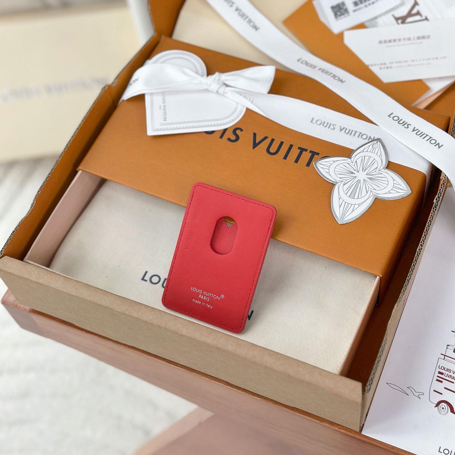 Louis Vuitton Magnetic Card Holder M12856 - DesignerGu