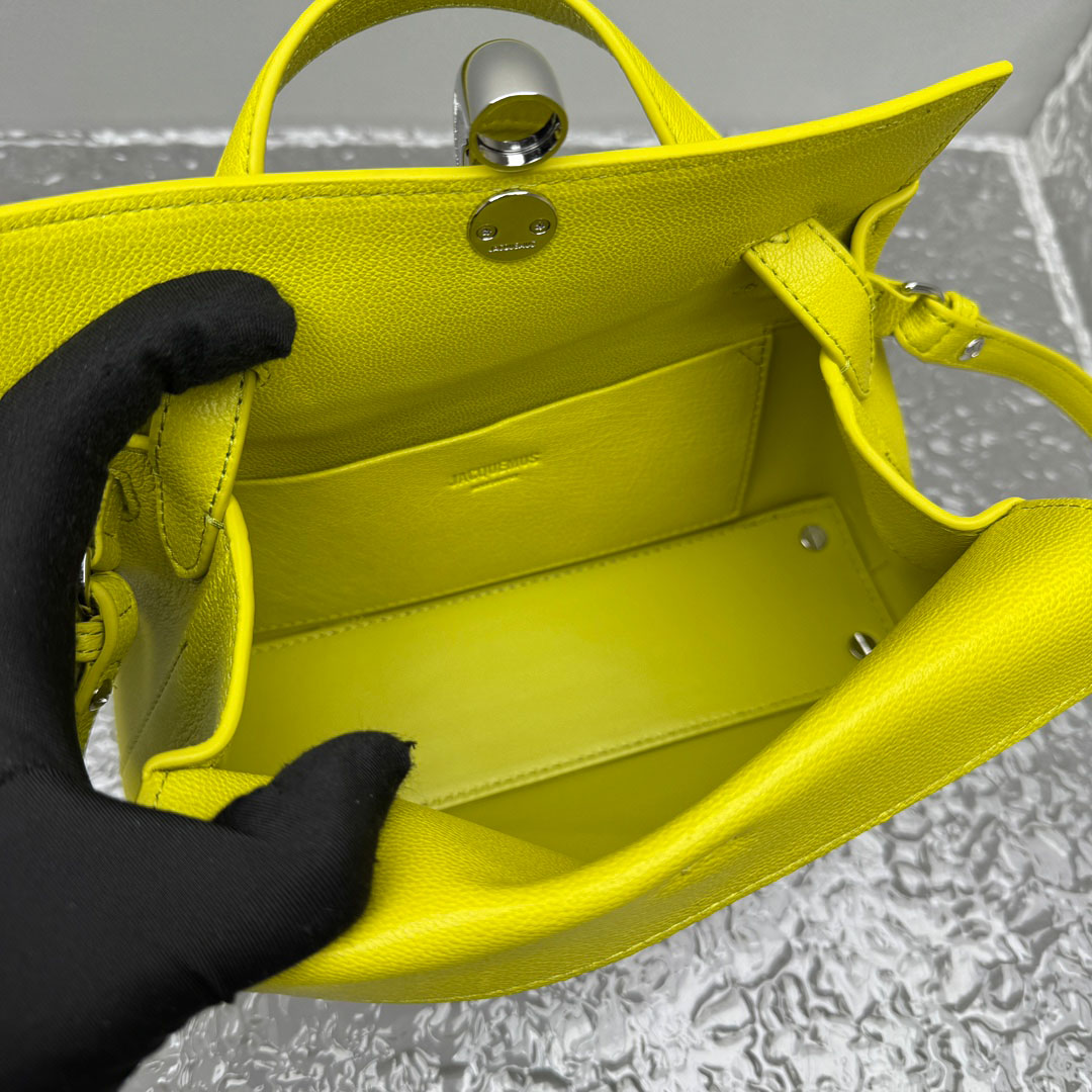 Jacquemus Small Valerie Bag - DesignerGu