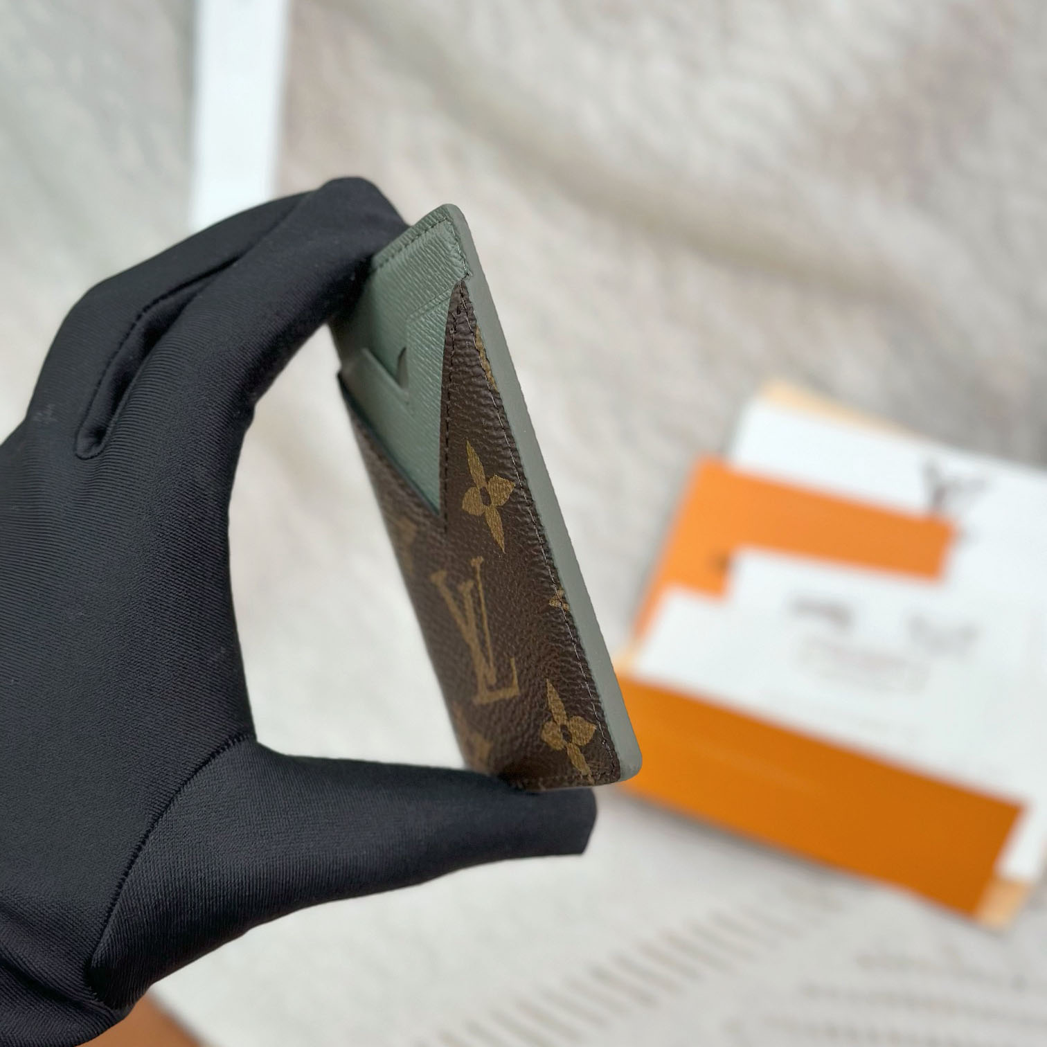 Louis Vuitton Magnetic Card Holder M25659 - DesignerGu