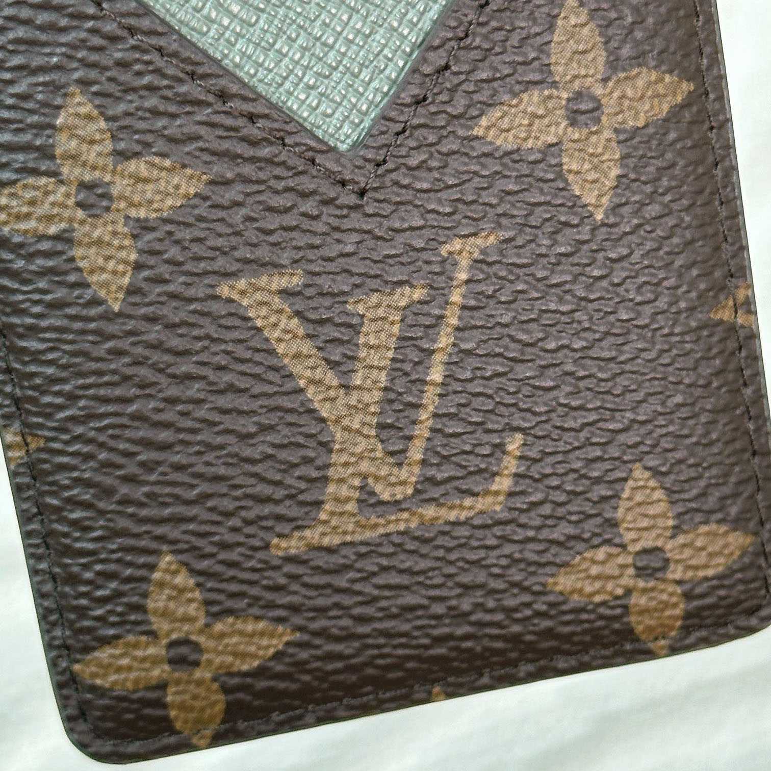 Louis Vuitton Magnetic Card Holder M25659 - DesignerGu