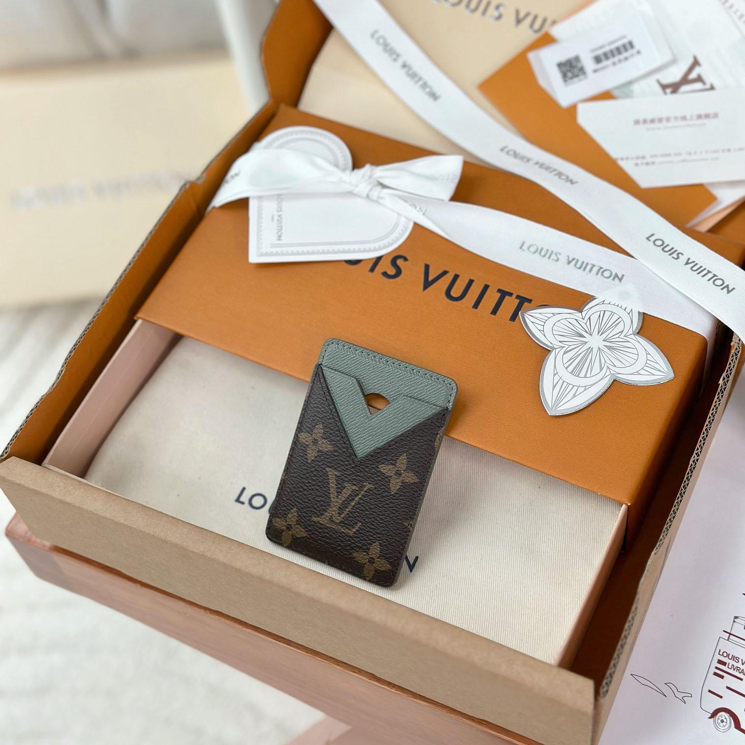 Louis Vuitton Magnetic Card Holder M25659 - DesignerGu