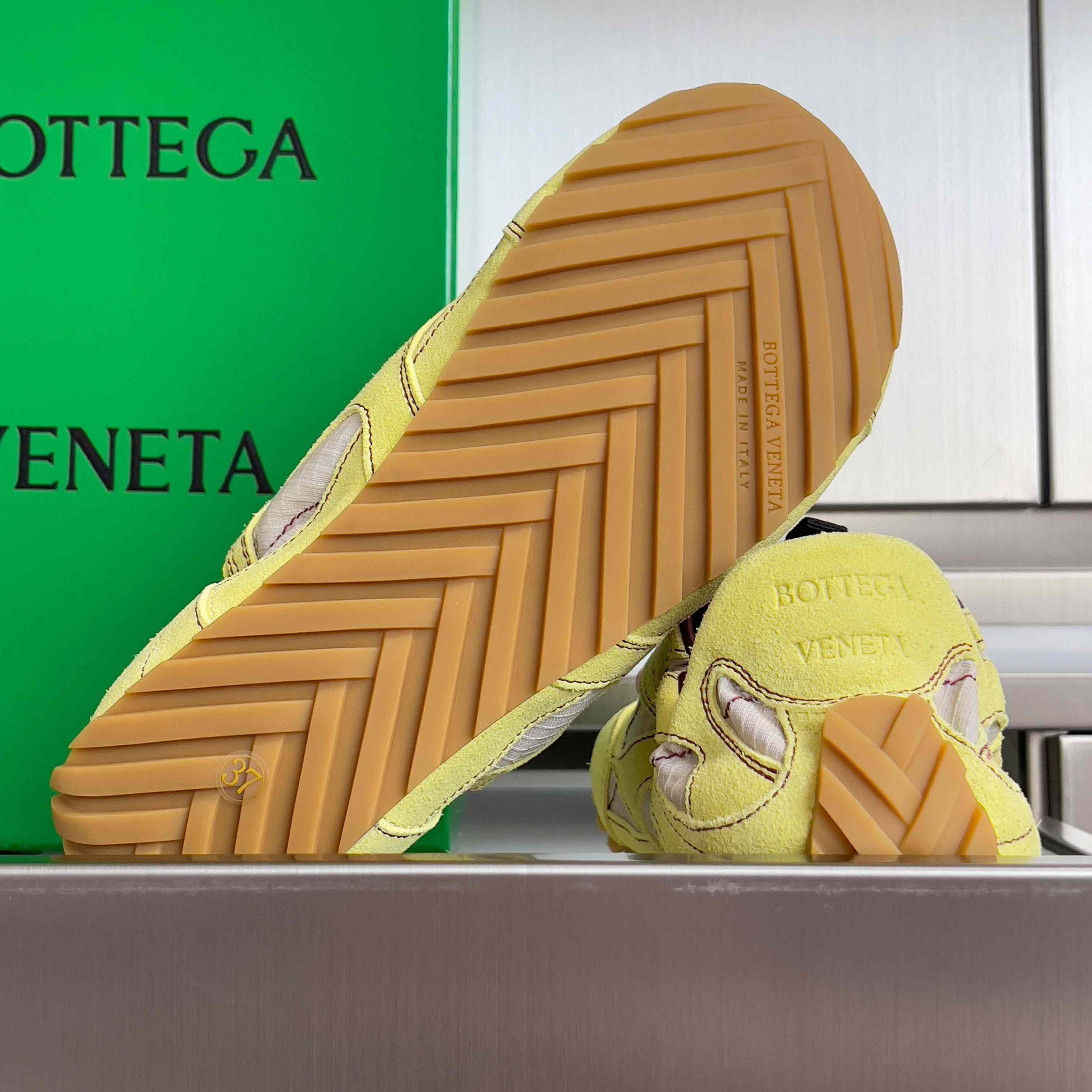 Bottega Veneta Orbit Flash Sneaker - DesignerGu