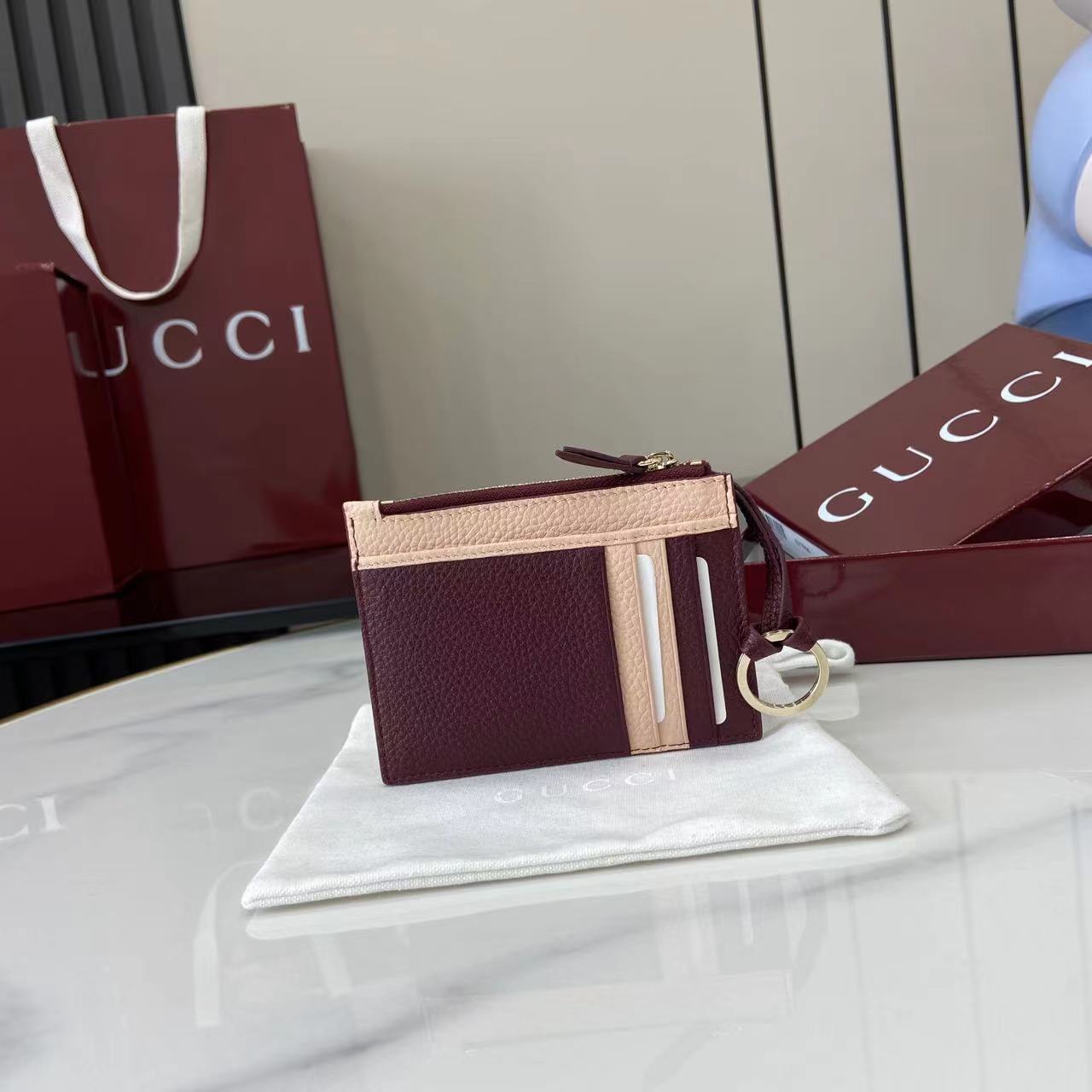 Gucci Bi-color GG Marmont Zip Key Pouch - DesignerGu