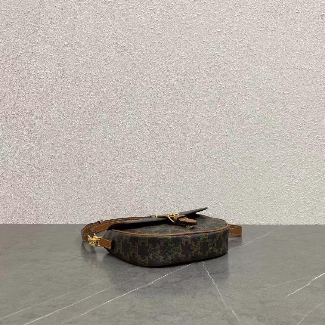 Celine FOLCO SHOULDER BAG IN Triomphe Canvas And Calfskin - DesignerGu