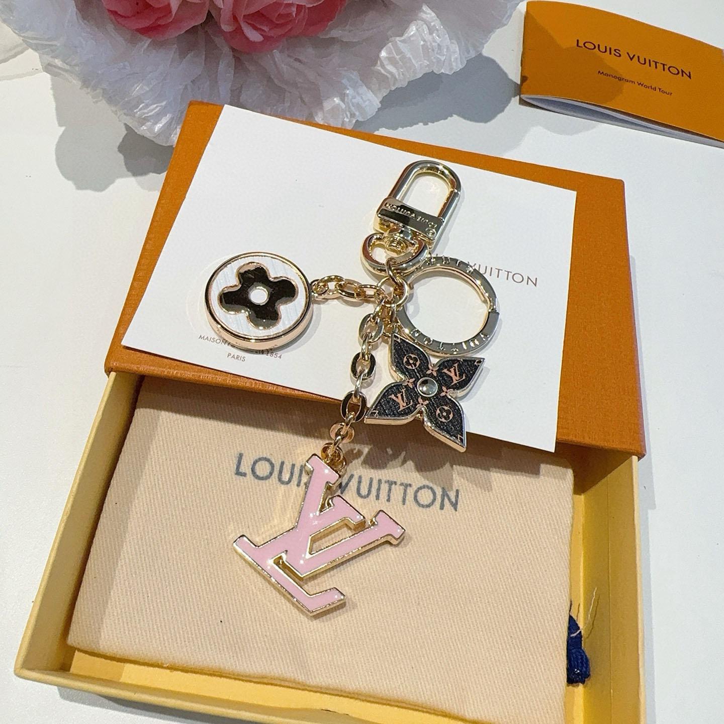 Louis Vuitton Spring Street Bag Charm And Key Holder M01187 - DesignerGu