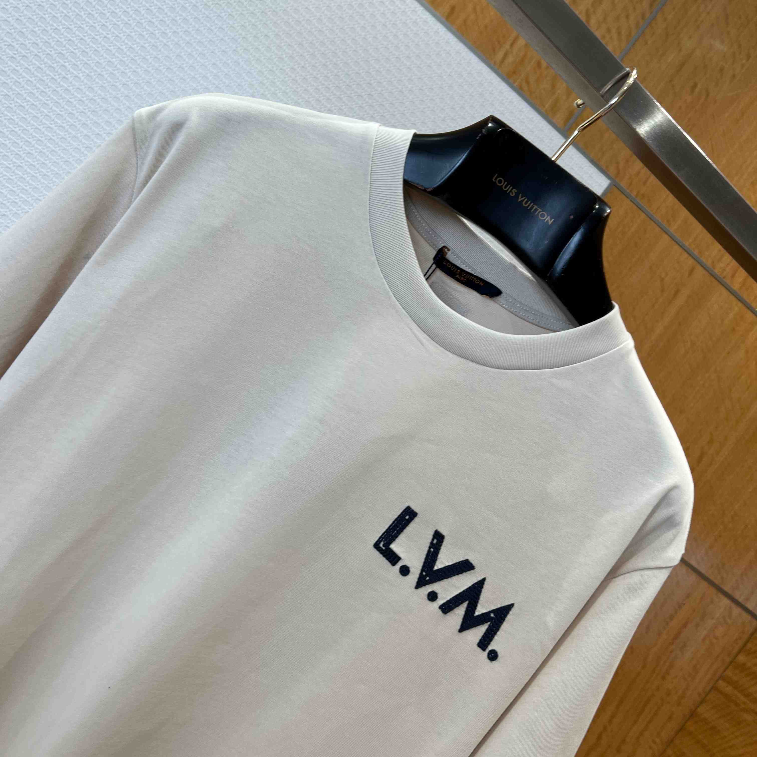 Louis Vuitton Embroidered Signature T-Shirt 1AJVQS - DesignerGu