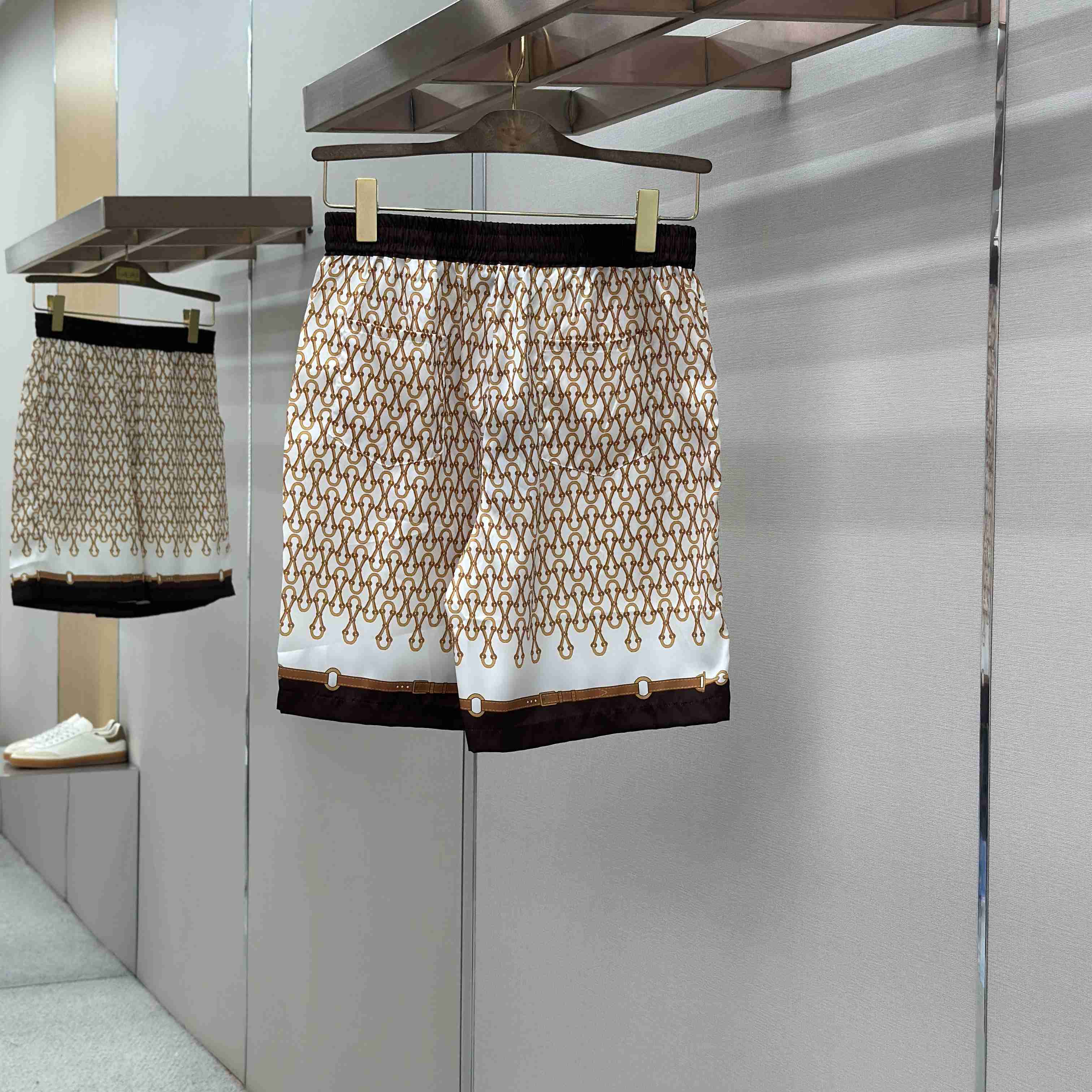 Gucci Printed Silk Twill Shorts - DesignerGu