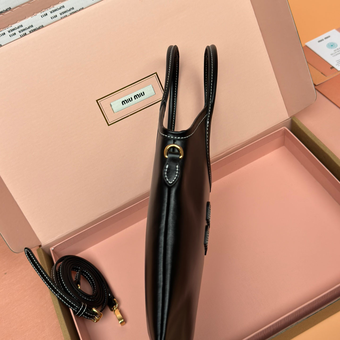 Miu Miu Ivy Leather Handbag - DesignerGu