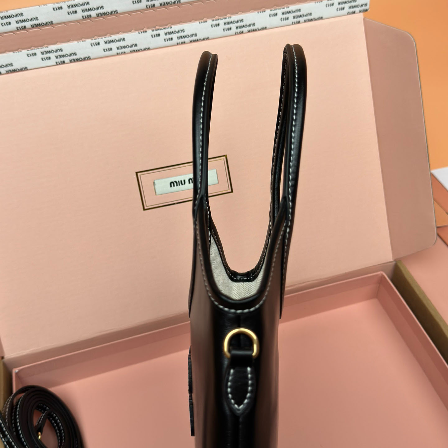 Miu Miu Ivy Leather Handbag - DesignerGu