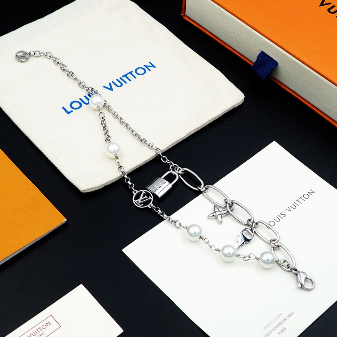 Louis Vuitton LV Mix Chains Bracelet   M1380A - DesignerGu