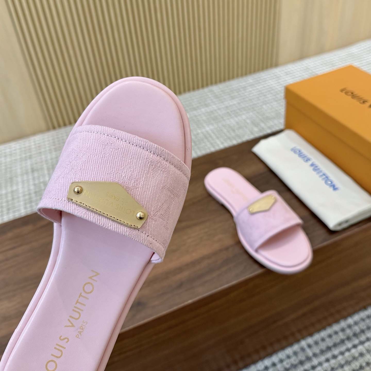 Louis Vuitton Lily Flat Mule   1AGX44 - DesignerGu