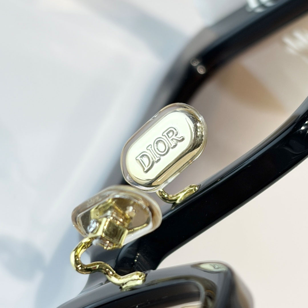 Dior  LuckyCharms S1F - DesignerGu