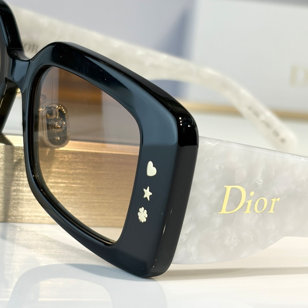 Dior  LuckyCharms S1F - DesignerGu