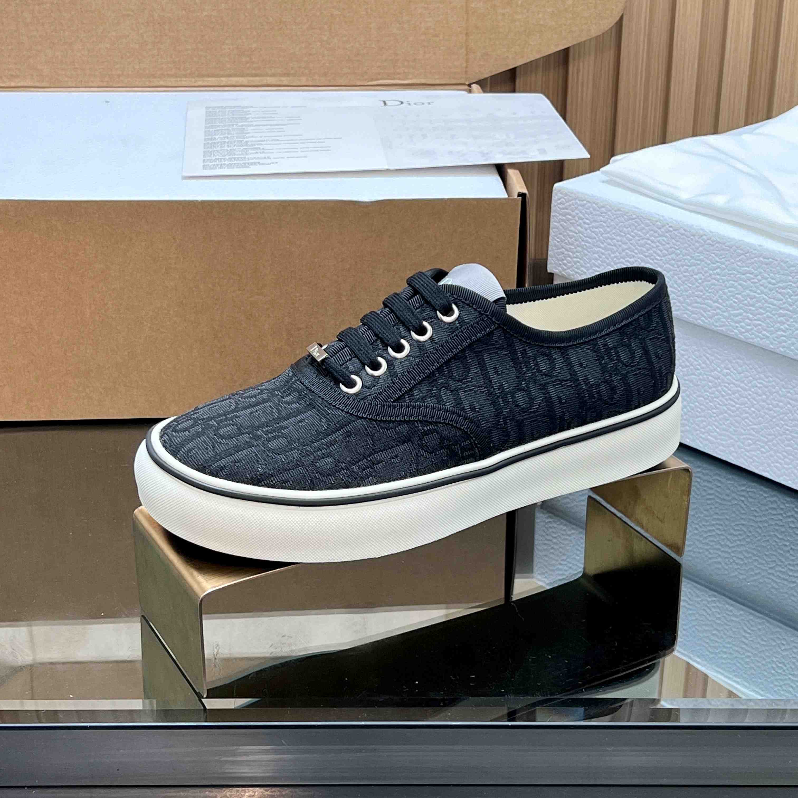 Dior Saltwind Sneaker - DesignerGu