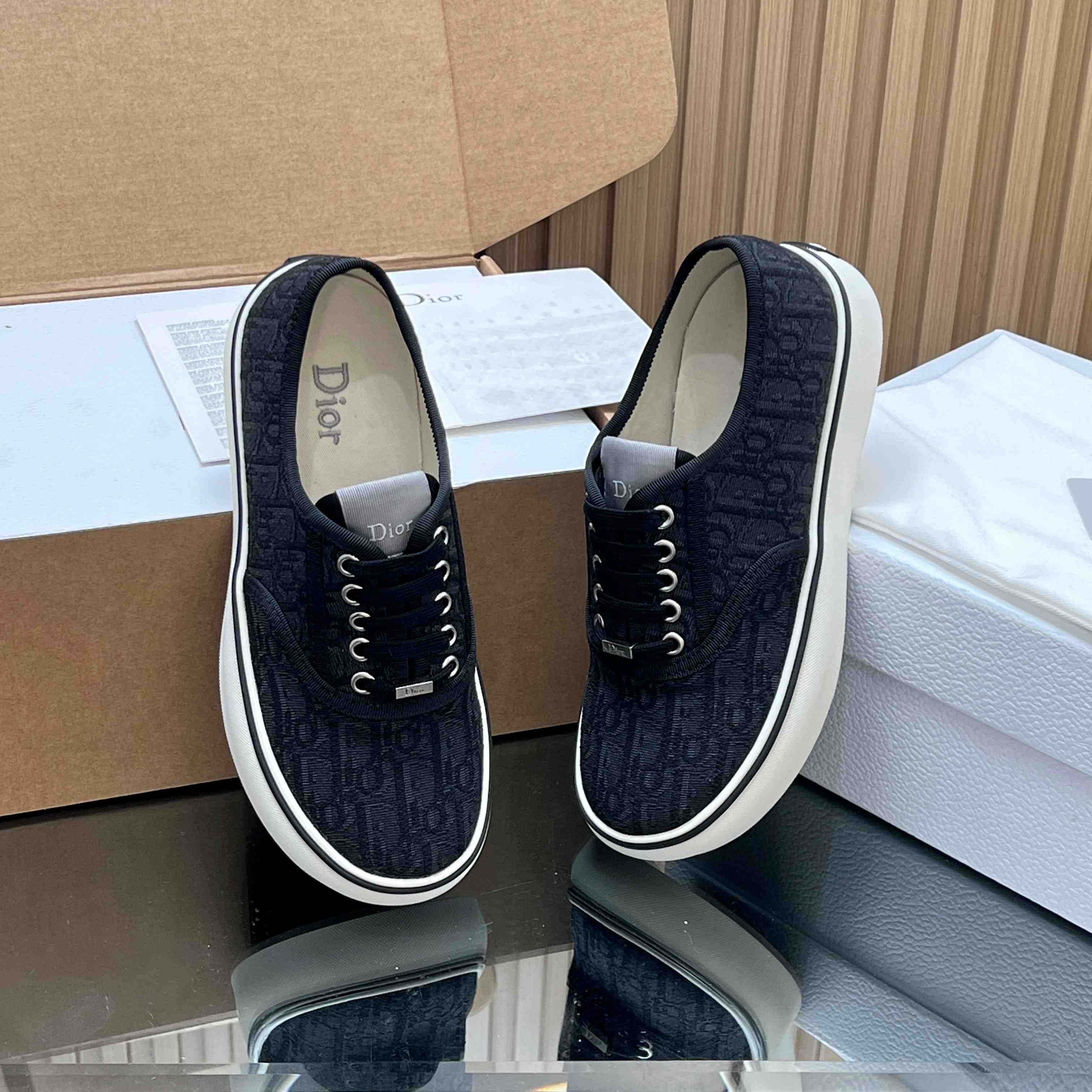 Dior Saltwind Sneaker - DesignerGu