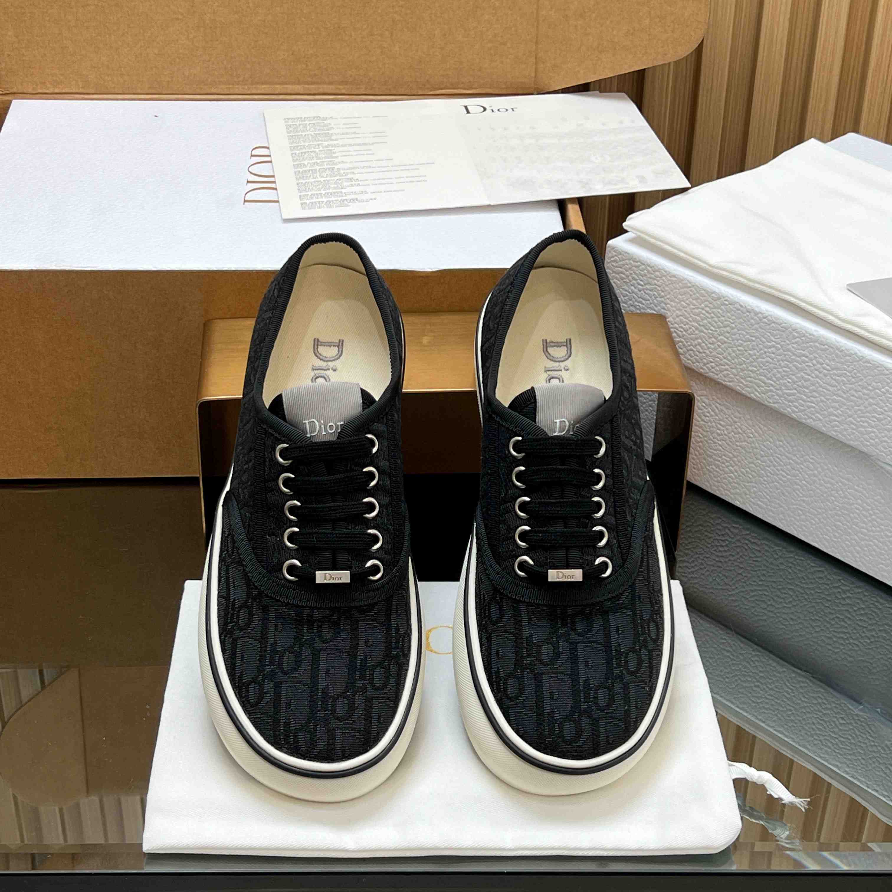 Dior Saltwind Sneaker - DesignerGu