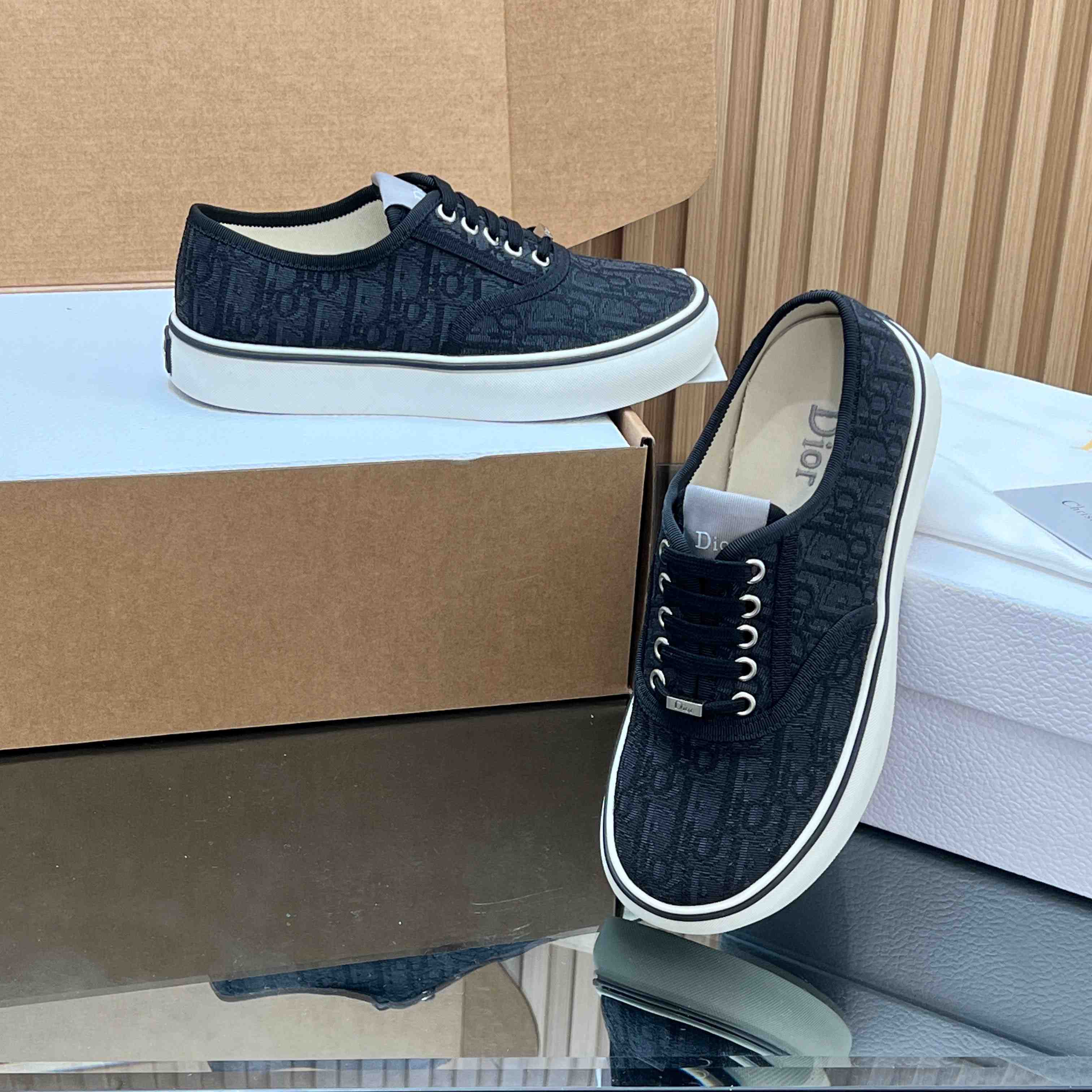 Dior Saltwind Sneaker - DesignerGu