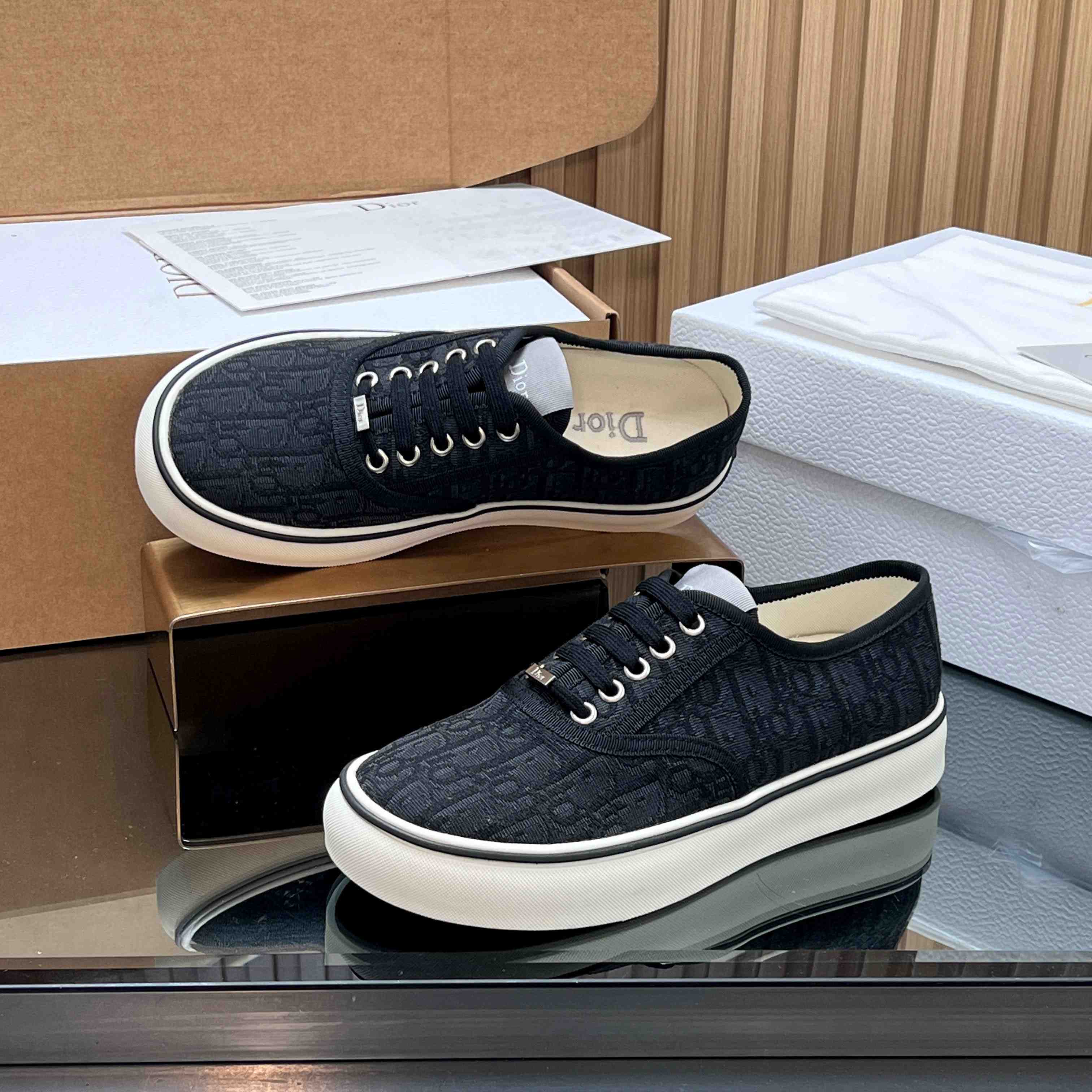 Dior Saltwind Sneaker - DesignerGu