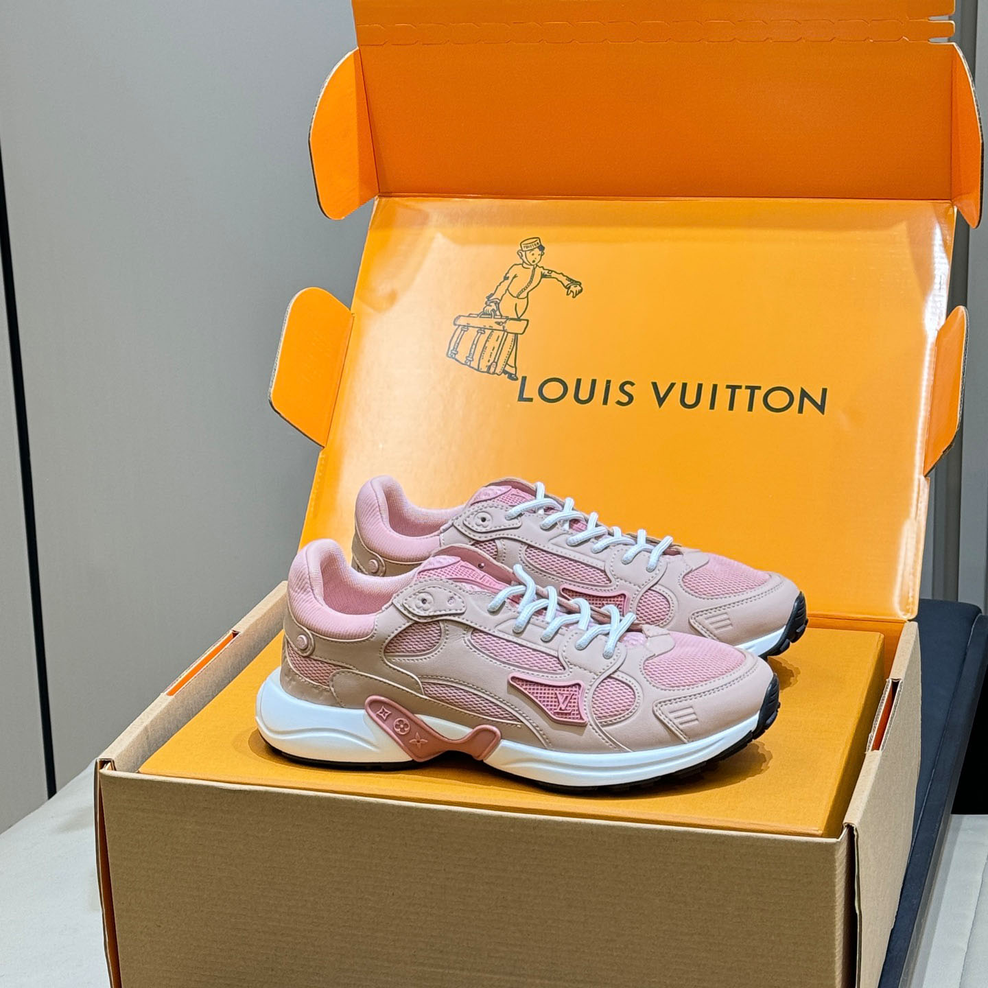 Louis Vuitton LV Olympia Sneaker 1AICQE - DesignerGu