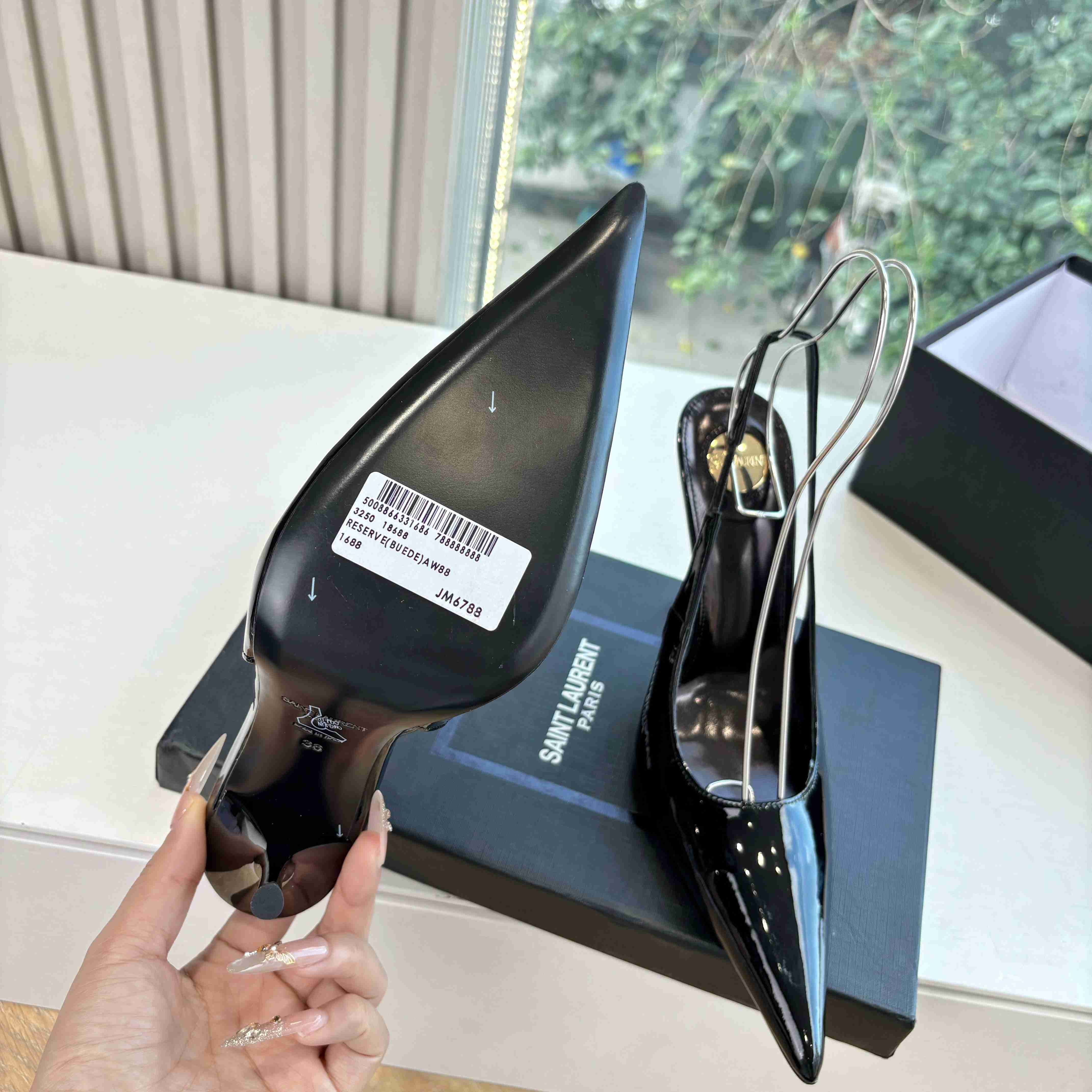 Saint Laurent GUERMANTES Slingback Pumps In Patent Leather - DesignerGu