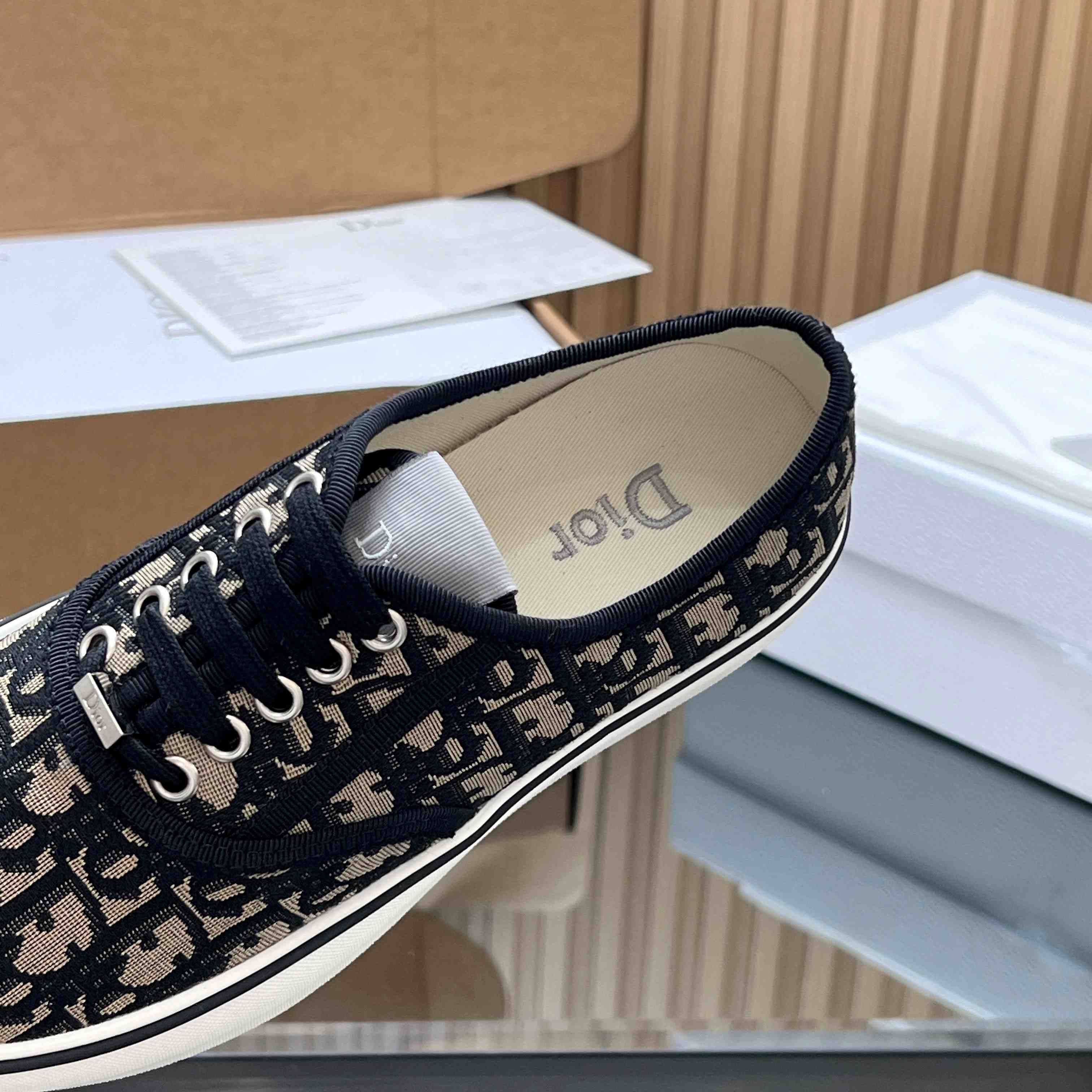 Dior Saltwind Sneaker - DesignerGu