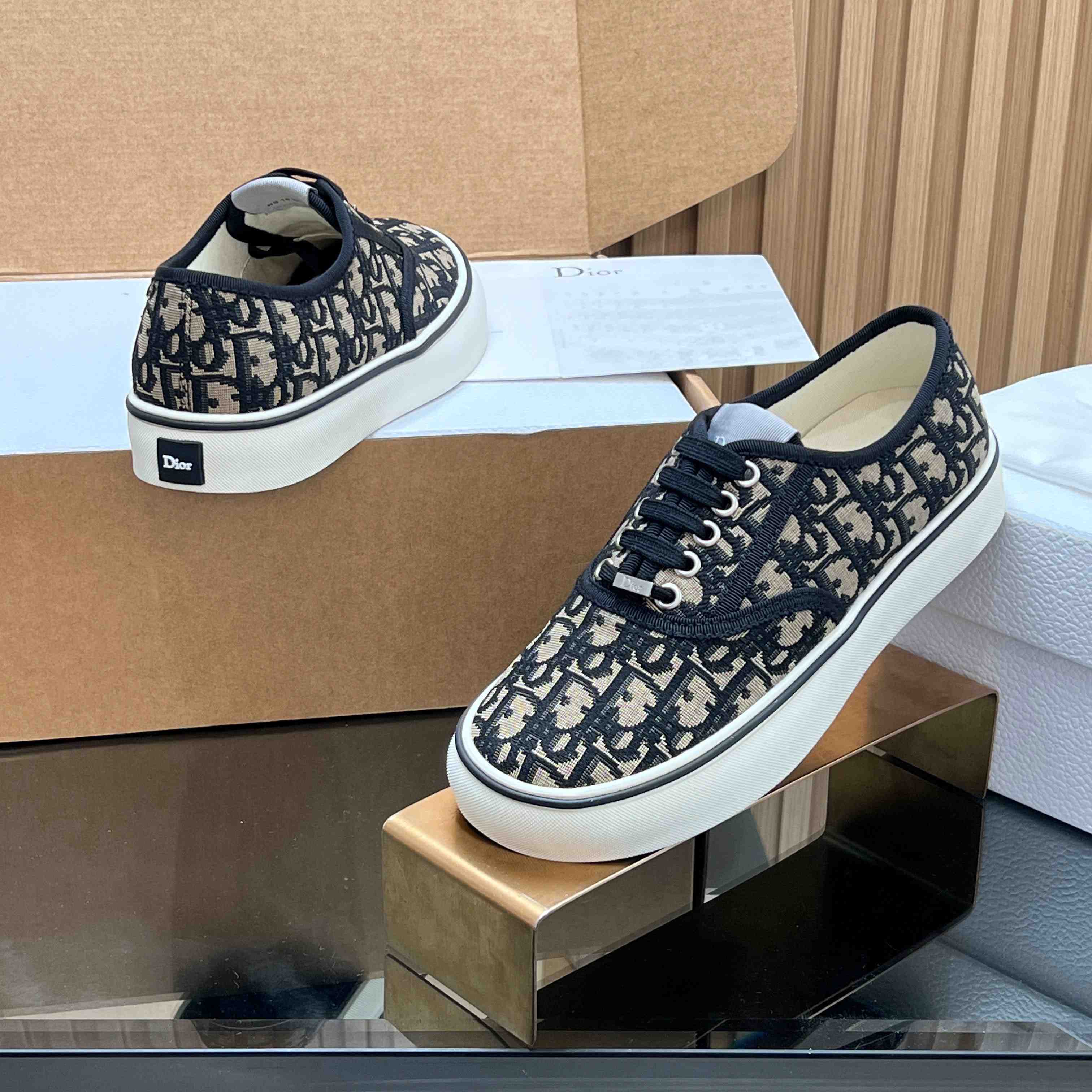 Dior Saltwind Sneaker - DesignerGu