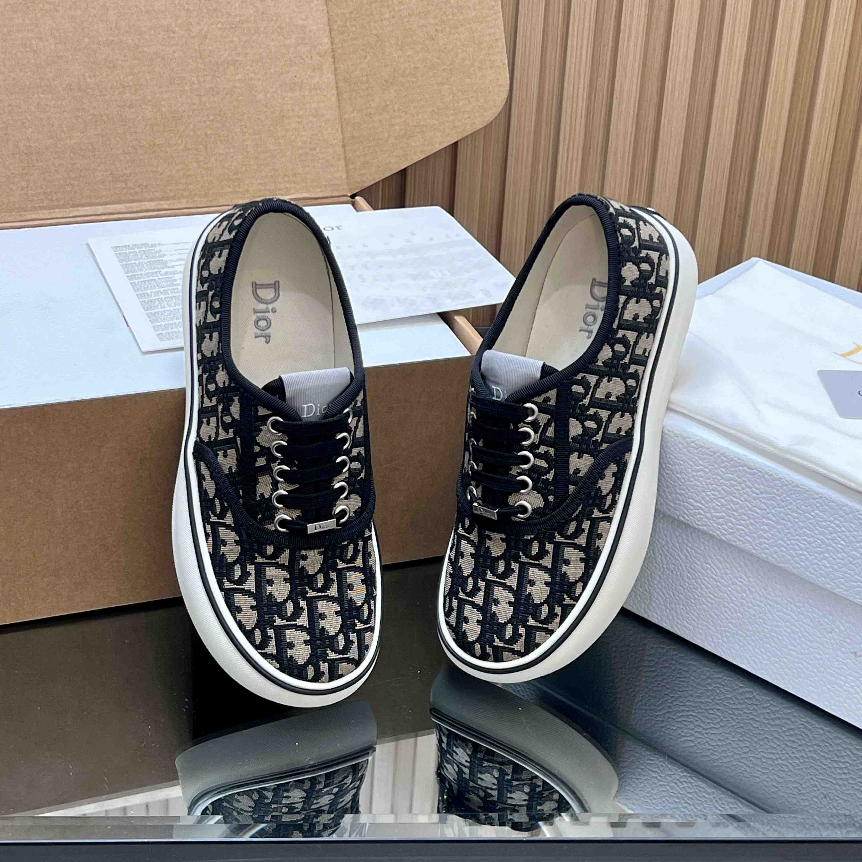 Dior Saltwind Sneaker - DesignerGu