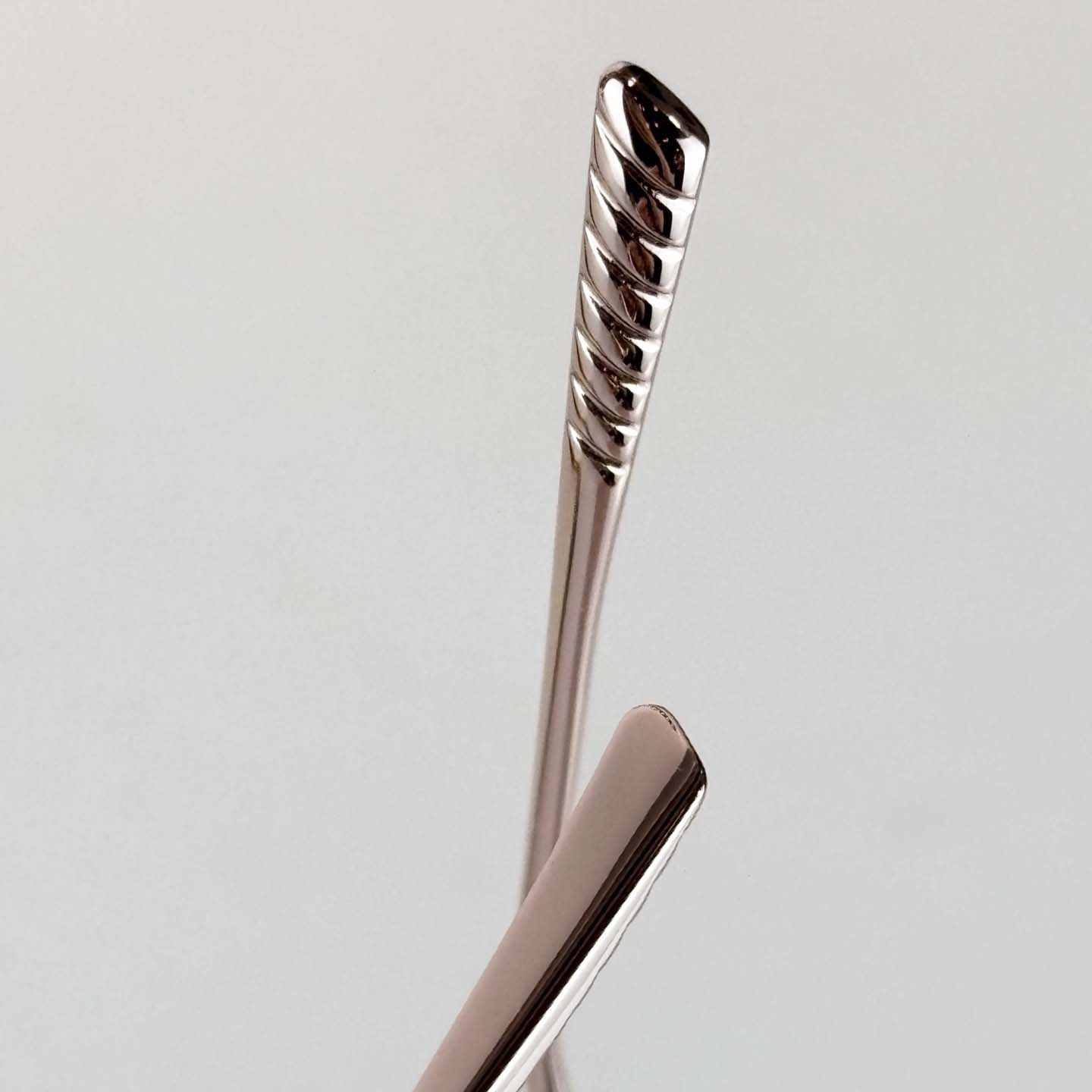 Bottega Veneta Classic Aviator Sunglasses   BV1466S - DesignerGu