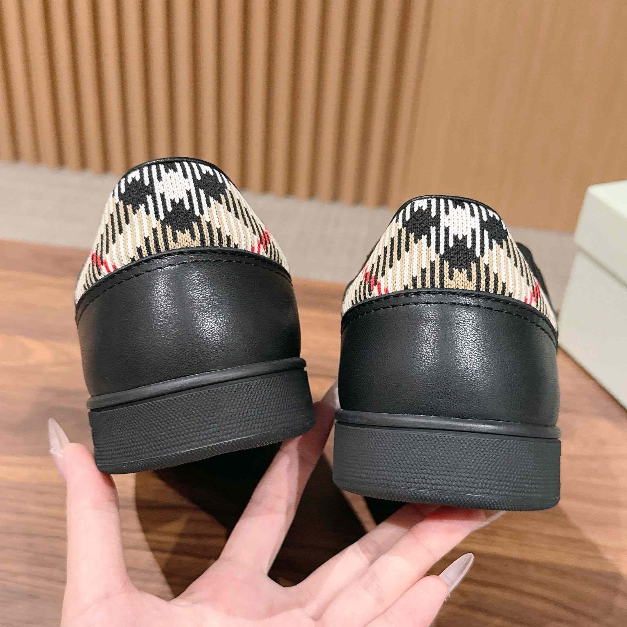 Burberry Leather Set Sneakers​ - DesignerGu