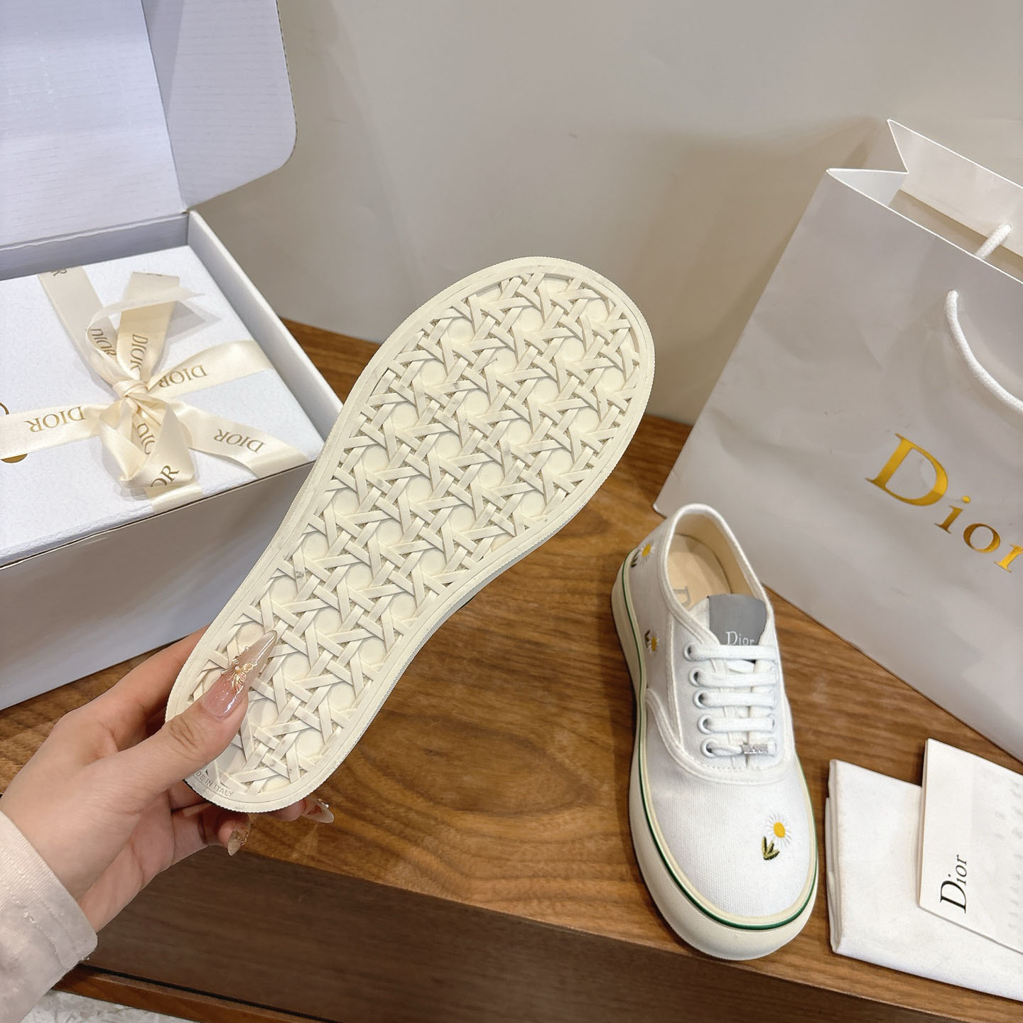 Dior Saltwind Sneaker - DesignerGu
