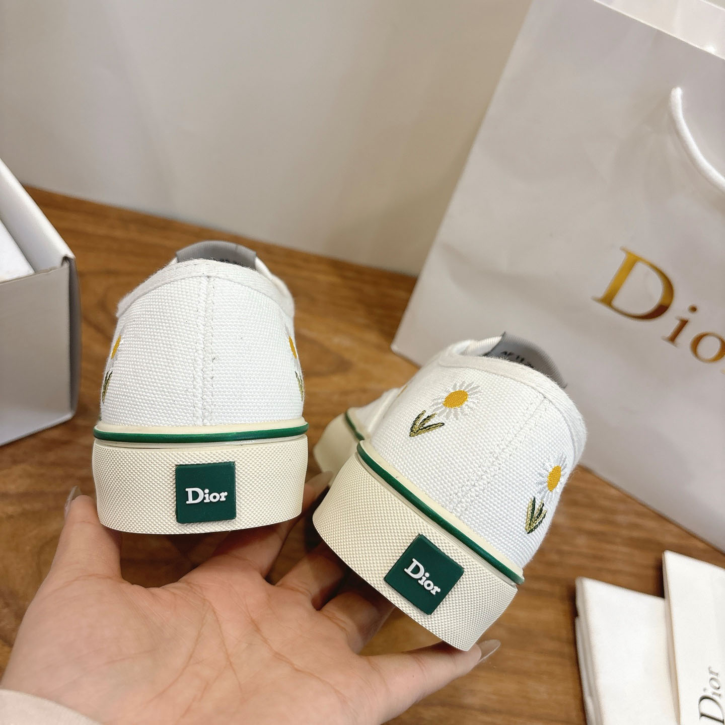 Dior Saltwind Sneaker - DesignerGu