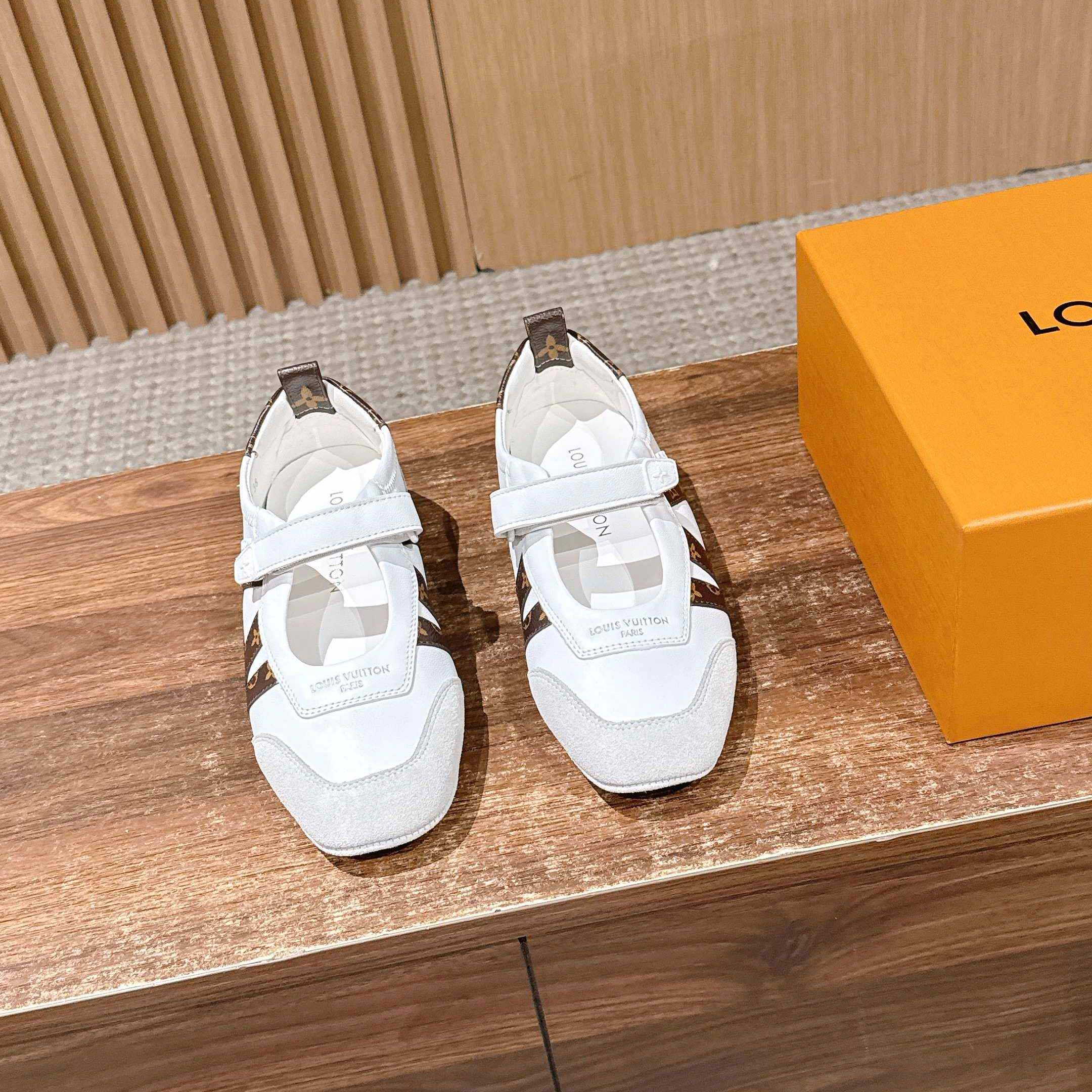 Louis Vuitton LV Sneakerina Mary Jane   1AJPF4 - DesignerGu