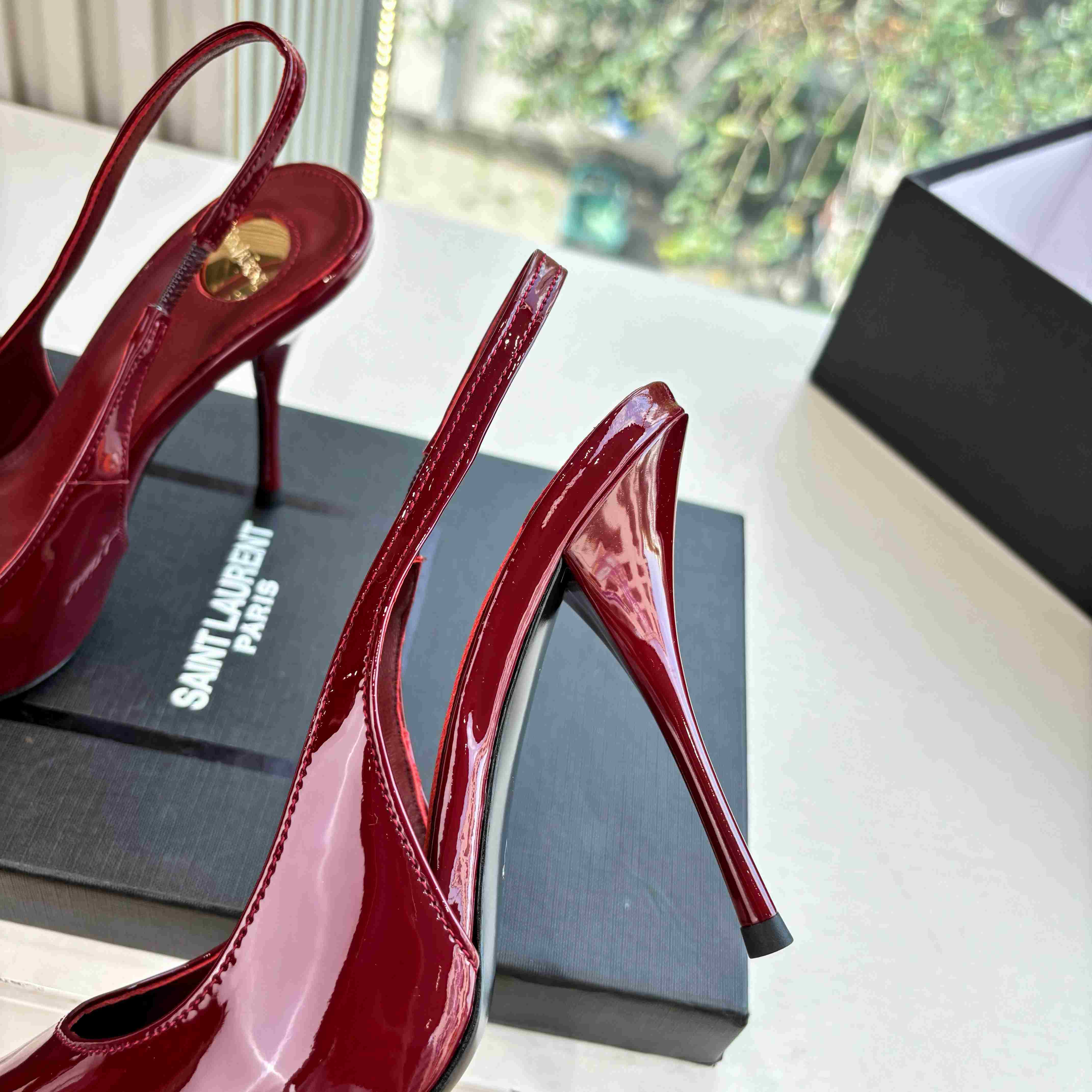 Saint Laurent GUERMANTES Slingback Pumps In Patent Leather - DesignerGu