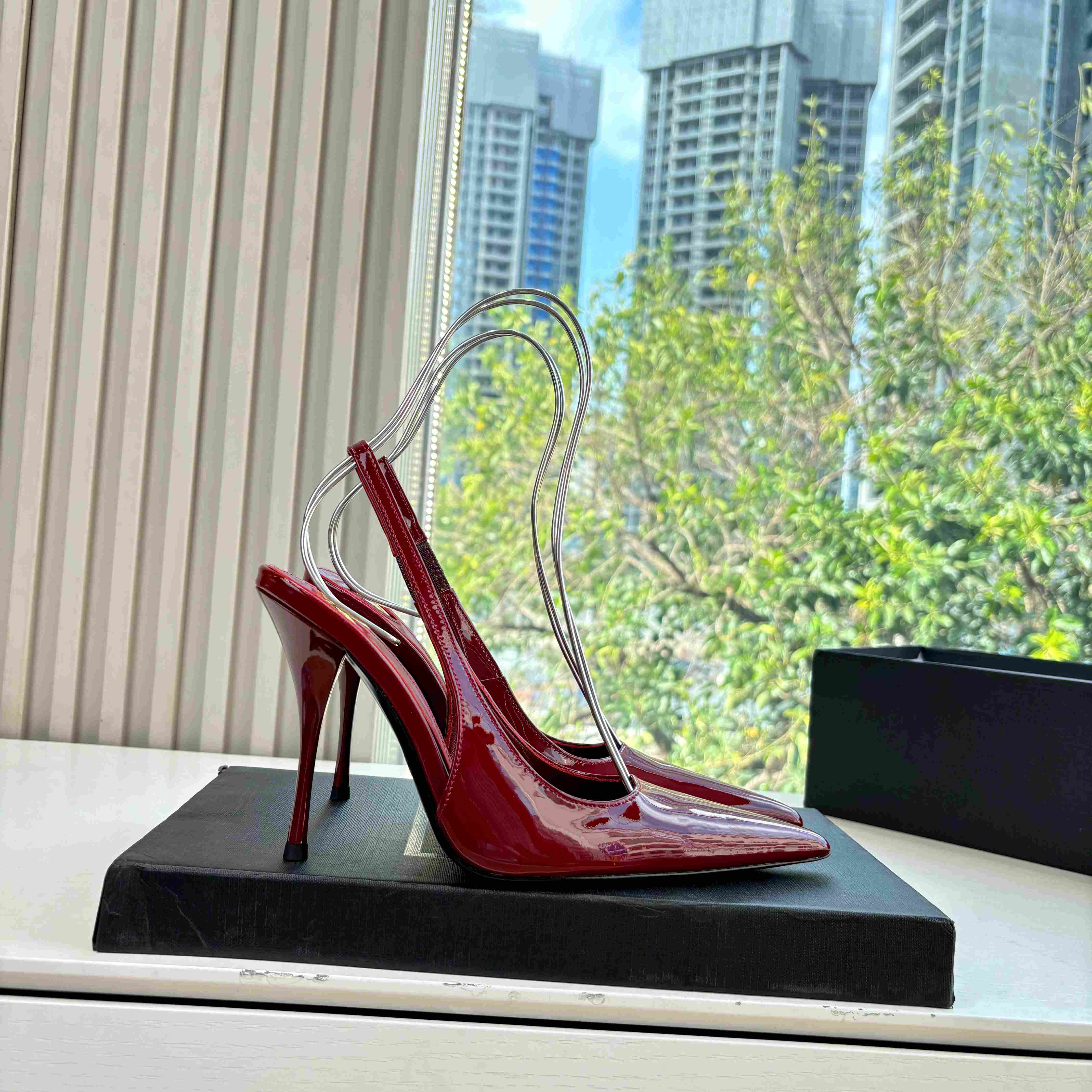 Saint Laurent GUERMANTES Slingback Pumps In Patent Leather - DesignerGu