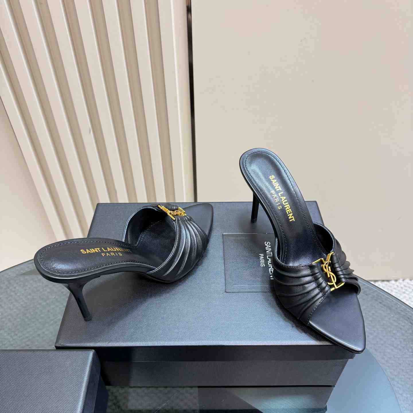 Saint Laurent BABYLONE Mules In Smooth Leather - DesignerGu