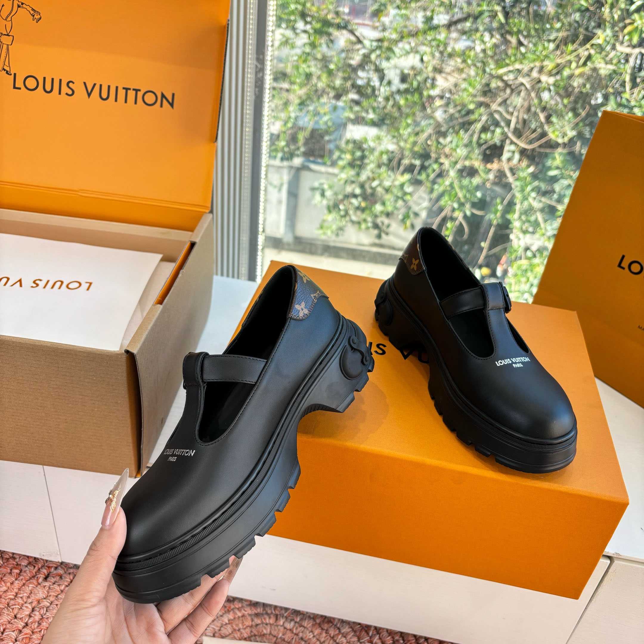 Louis Vuitton LV Squad Mary Jane - DesignerGu