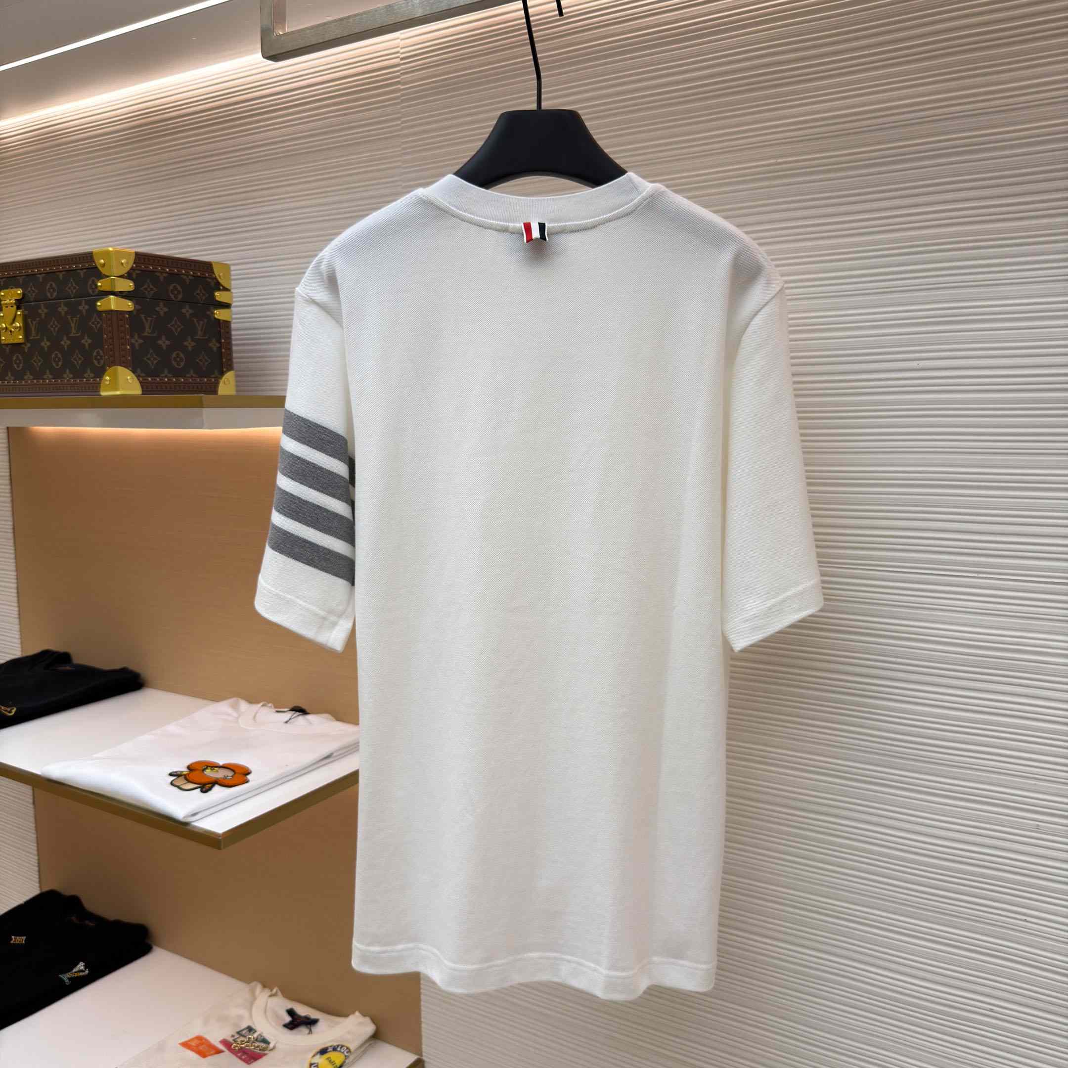 Thom Browne Cotton 4-Bar Short Sleeve T-Shirt - DesignerGu