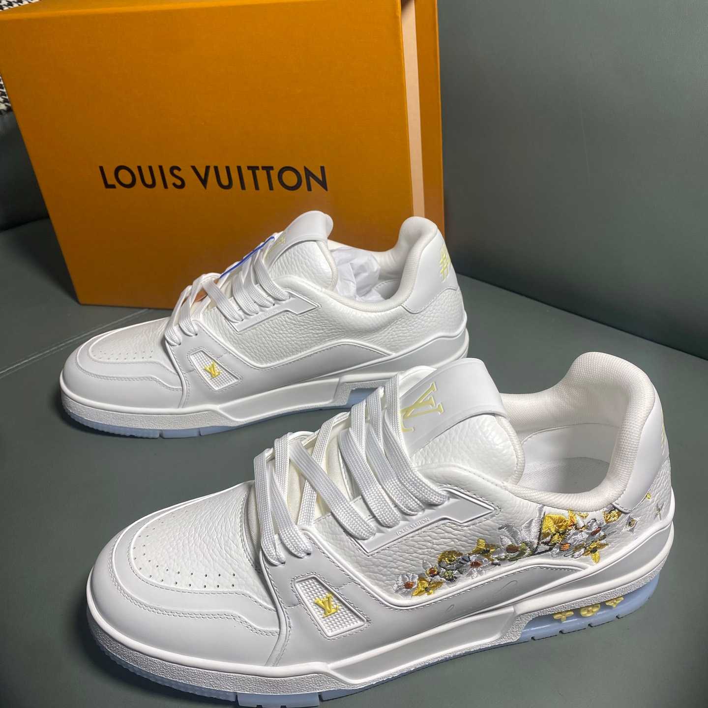 Louis Vuitton LV Trainer Sneaker    1AJS73 - DesignerGu