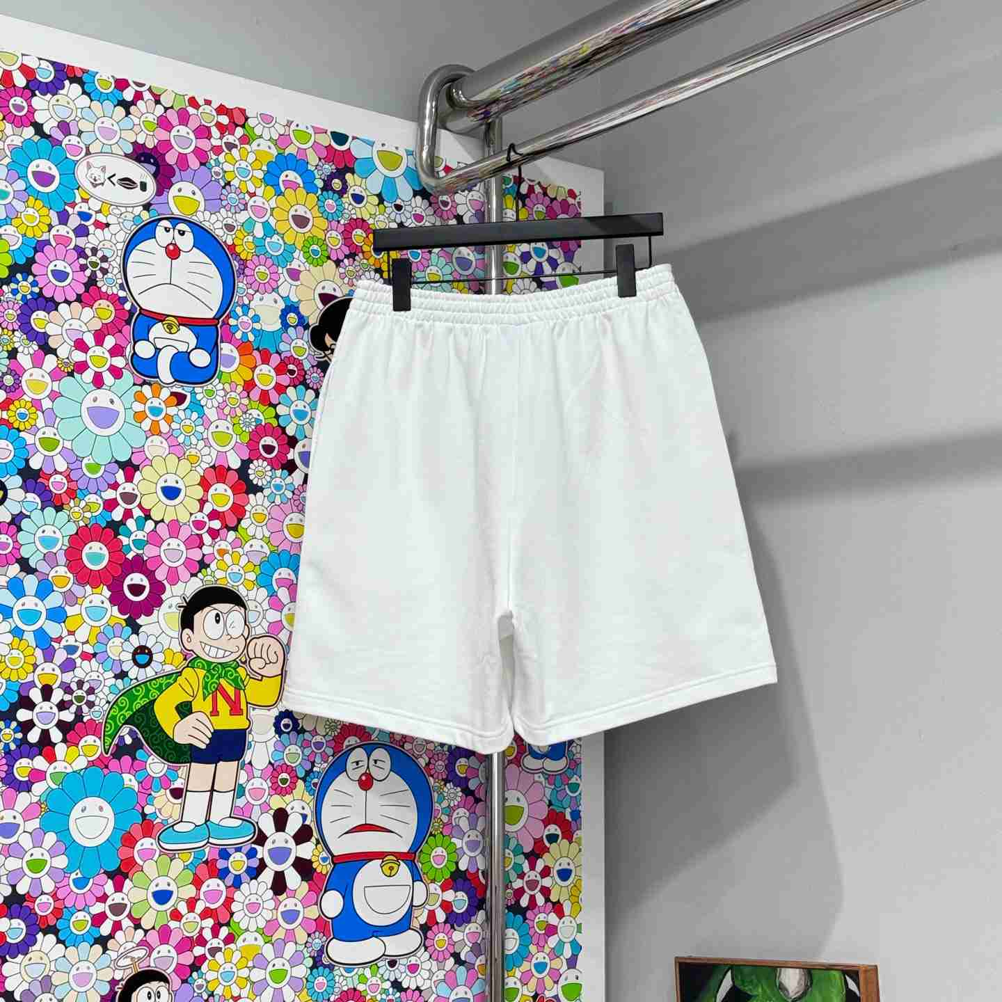 Balenciaga Wet Brush Relaxed Fit Shorts In White - DesignerGu