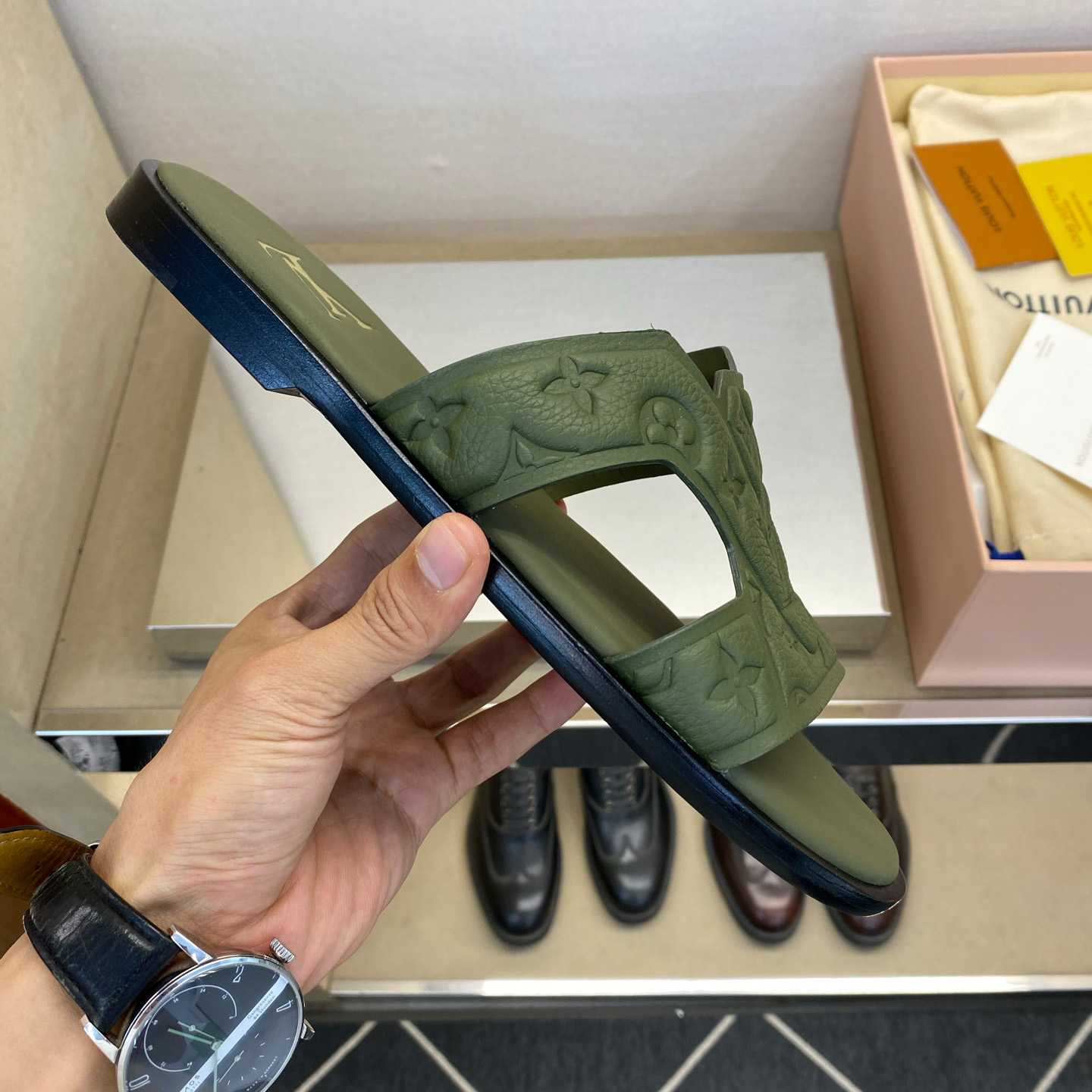 Louis Vuitton LV Oasis Mule    - DesignerGu