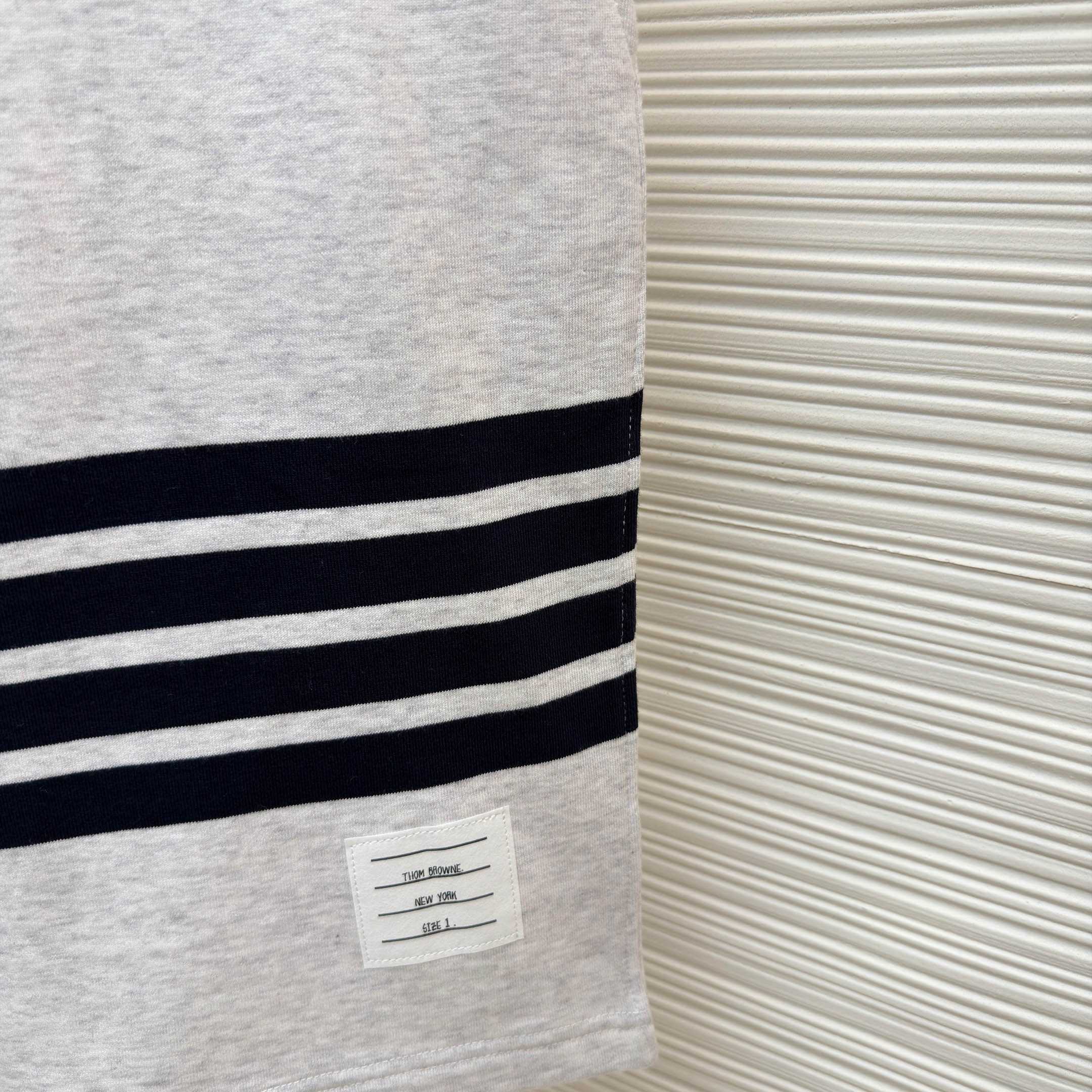 Thom Browne Classic Loopback 4-Bar Sweat Shorts - DesignerGu