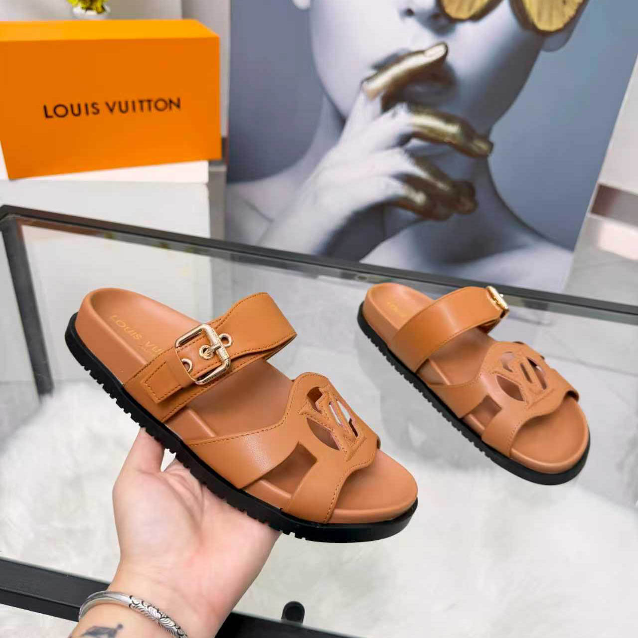 Louis Vuitton LV Isola Comfort Mule 1AJOPR - DesignerGu
