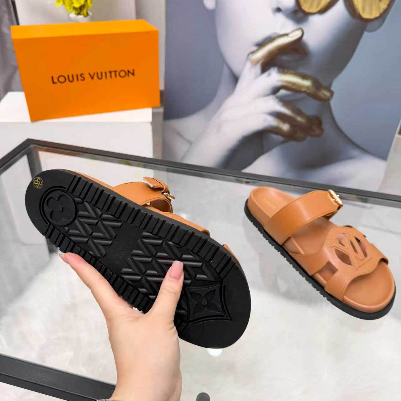 Louis Vuitton LV Isola Comfort Mule 1AJOPR - DesignerGu