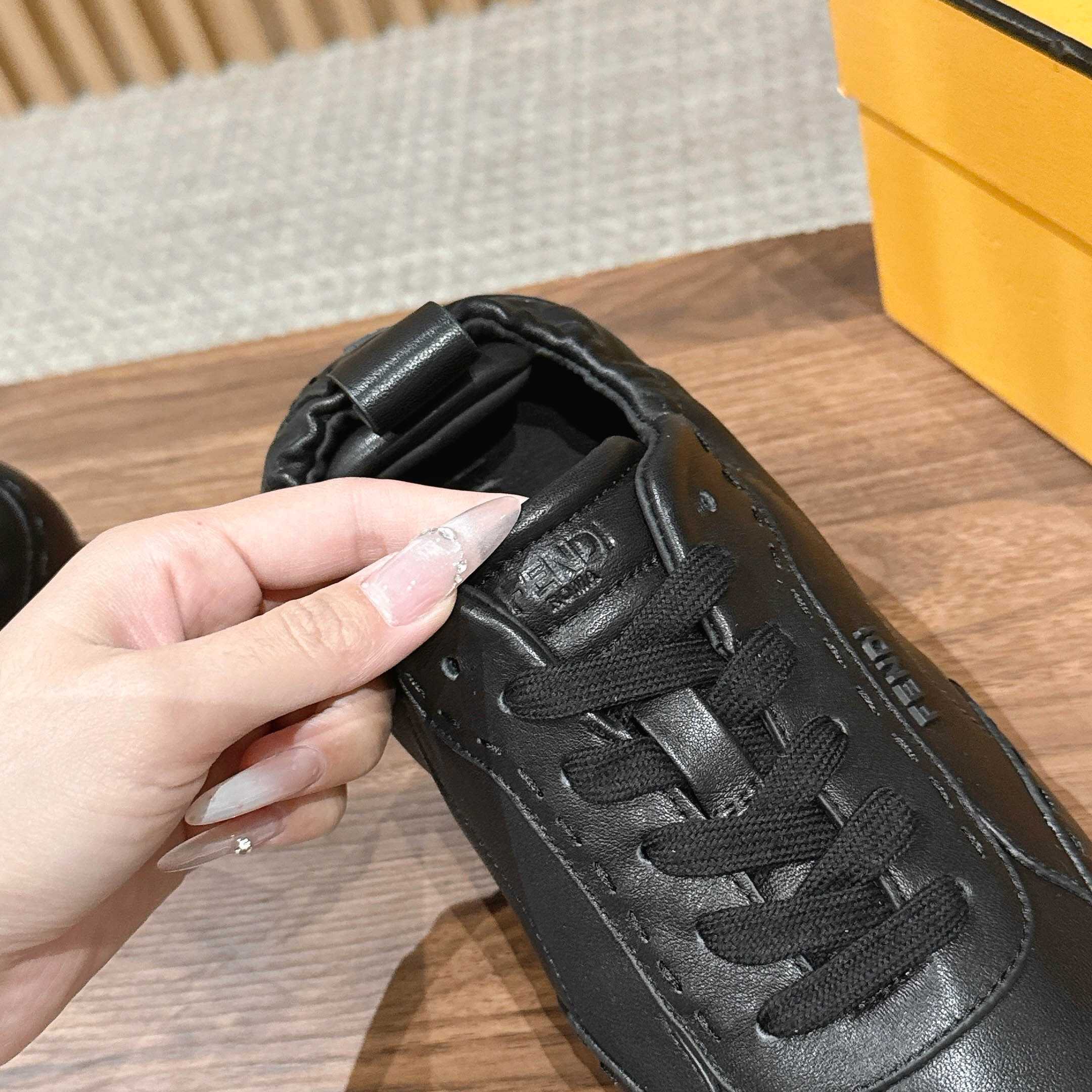 Fendi Black Leather Low-Tops Sneakers - DesignerGu