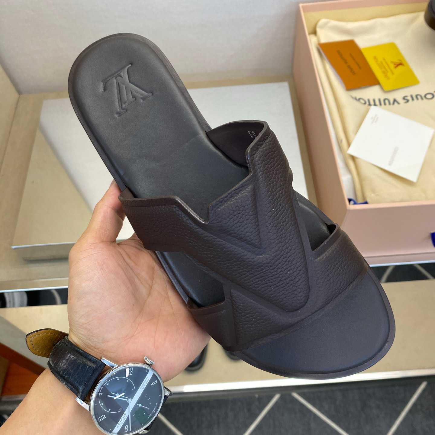 Louis Vuitton LV Oasis Mule    - DesignerGu