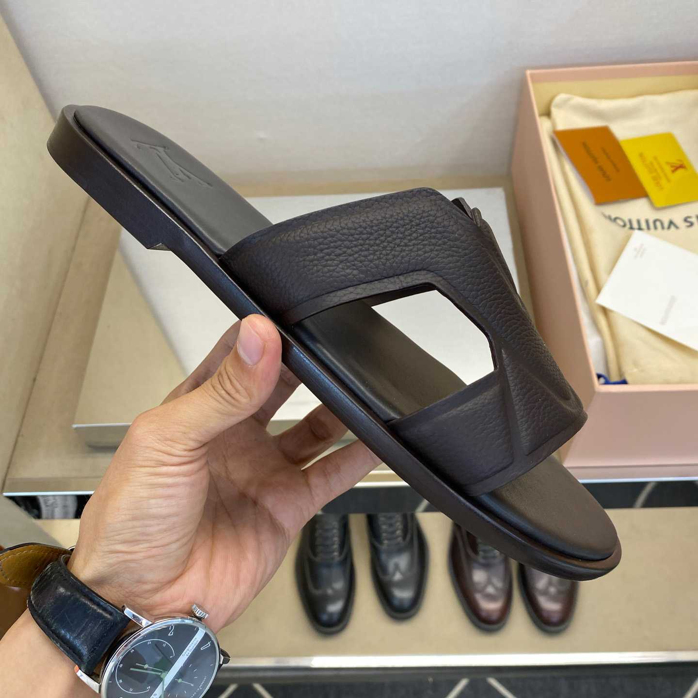 Louis Vuitton LV Oasis Mule    - DesignerGu