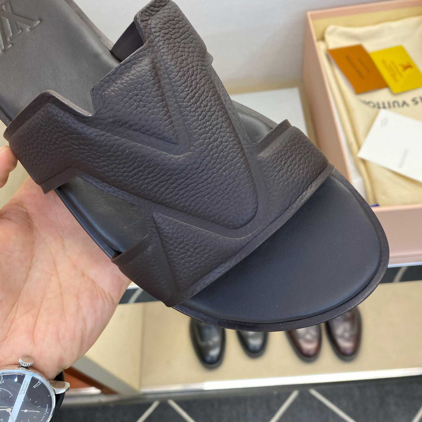 Louis Vuitton LV Oasis Mule    - DesignerGu